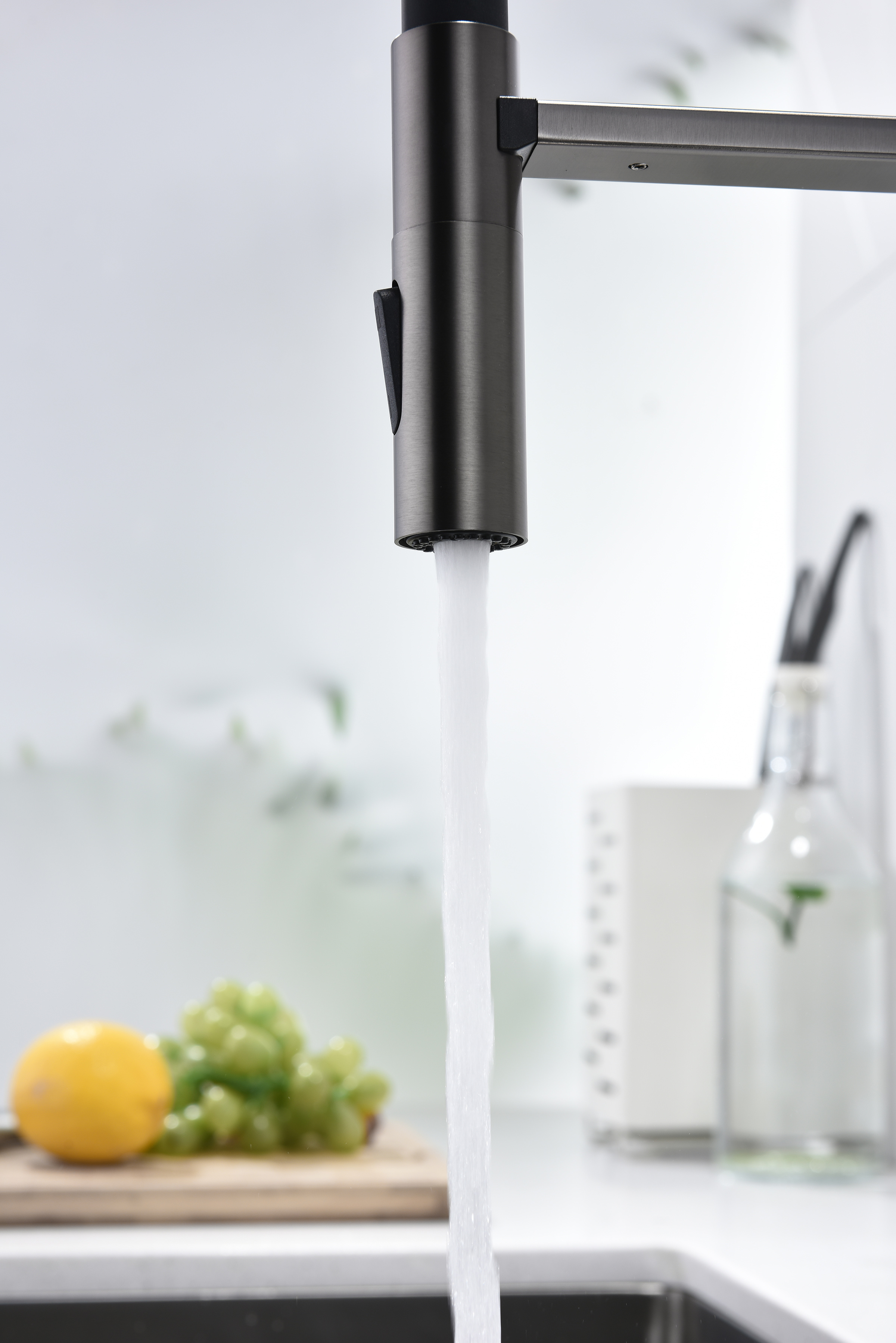 12127-QC Смеситель для кухни с гиб. МАГНИТ. изливом (ГРАФИТ+ЧЕР.) GANZER (10/1шт)