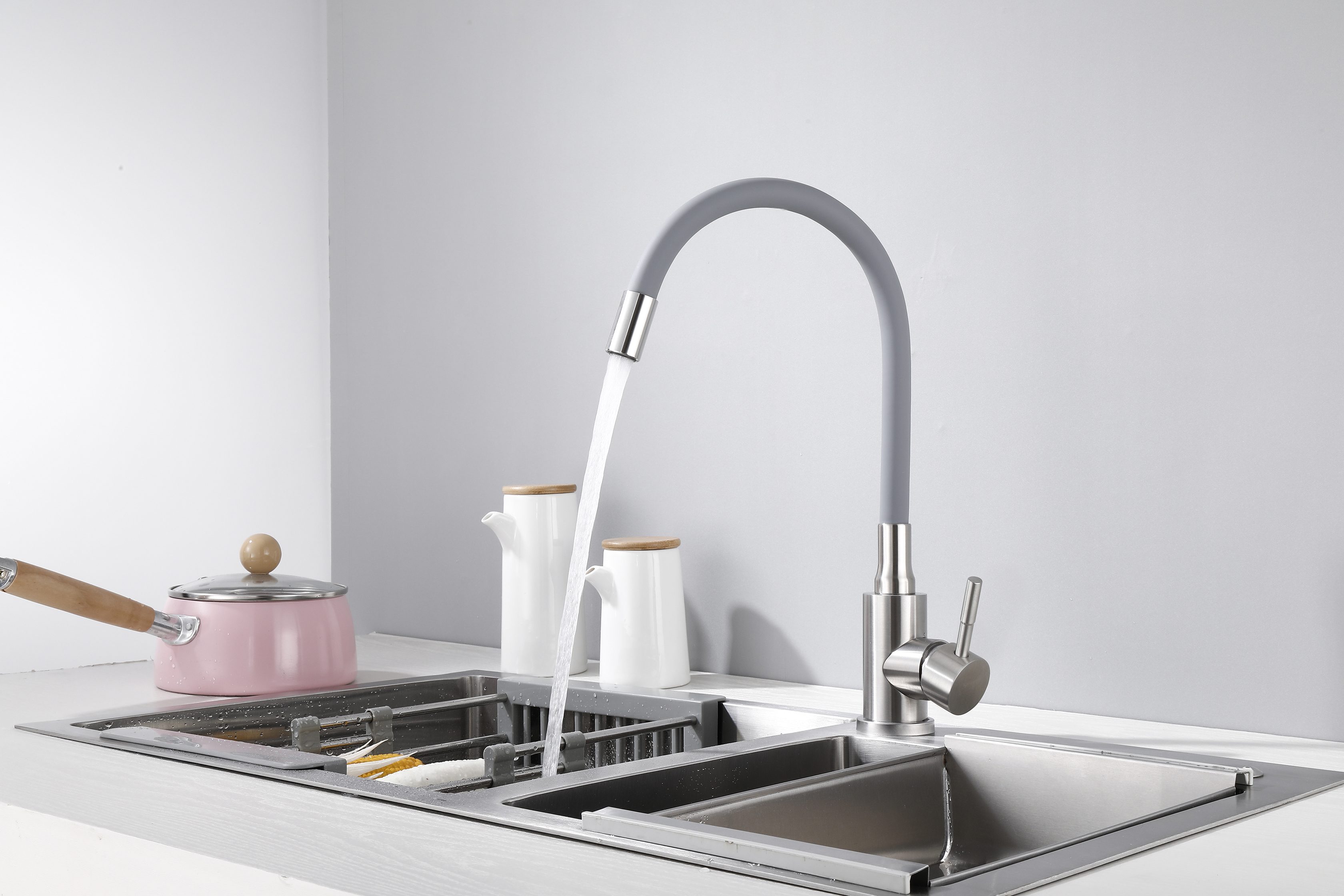 59304-GP Смес. из НЕРЖ. для кух. (САТИН с гиб. сер. изл.) HANSEN  (20/1шт)