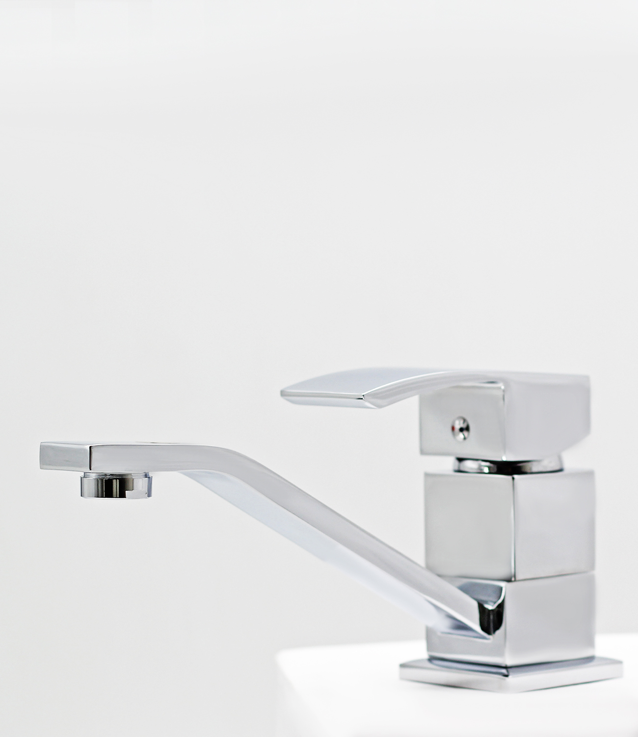 25013 (44013)  Смеситель для умывальника  "GANZER" Л/К