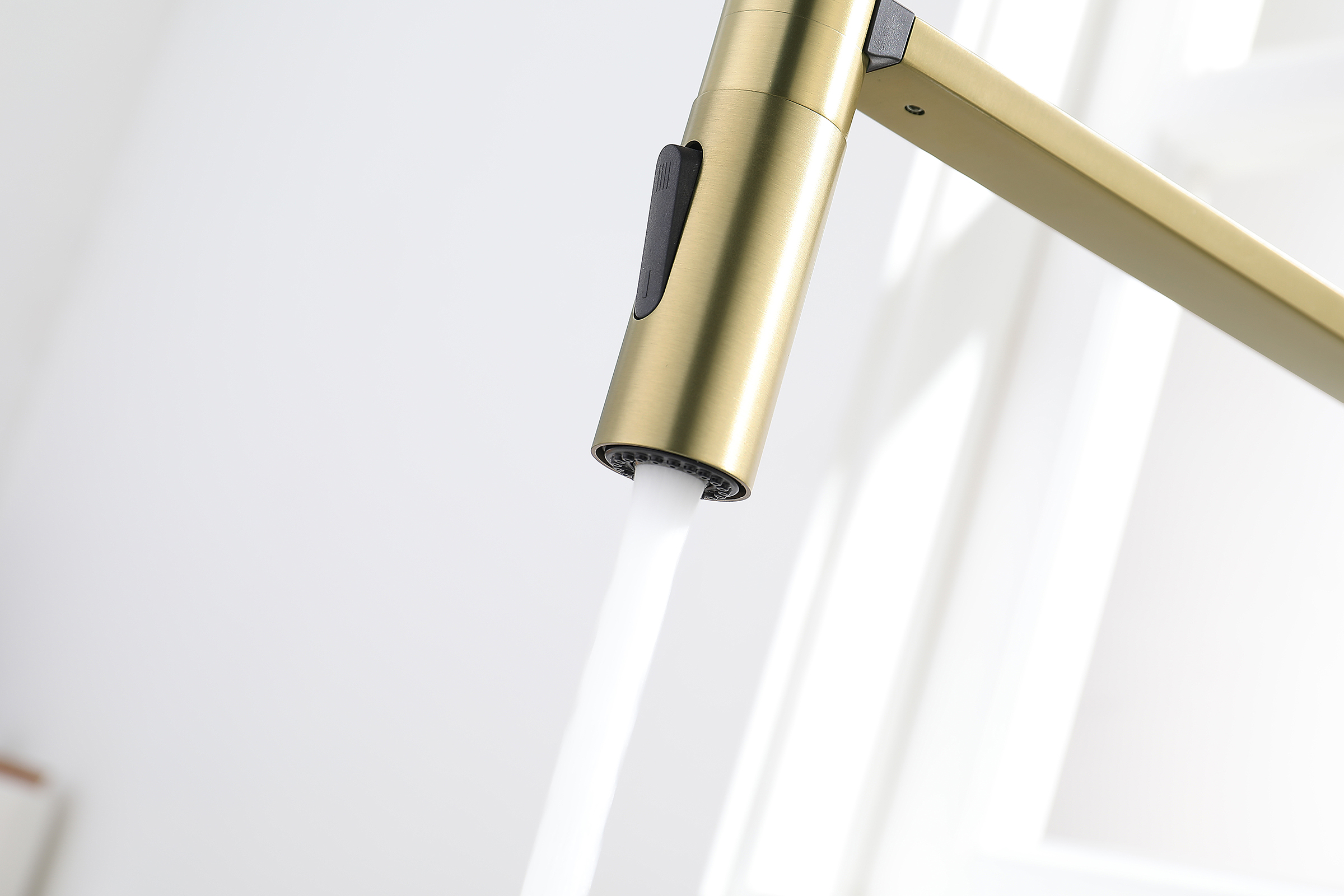 07126-S Смеситель для кухни с гиб. МАГНИТ. изливом (Мат. Золото+ЧЕР.) GANZER (10/1шт)