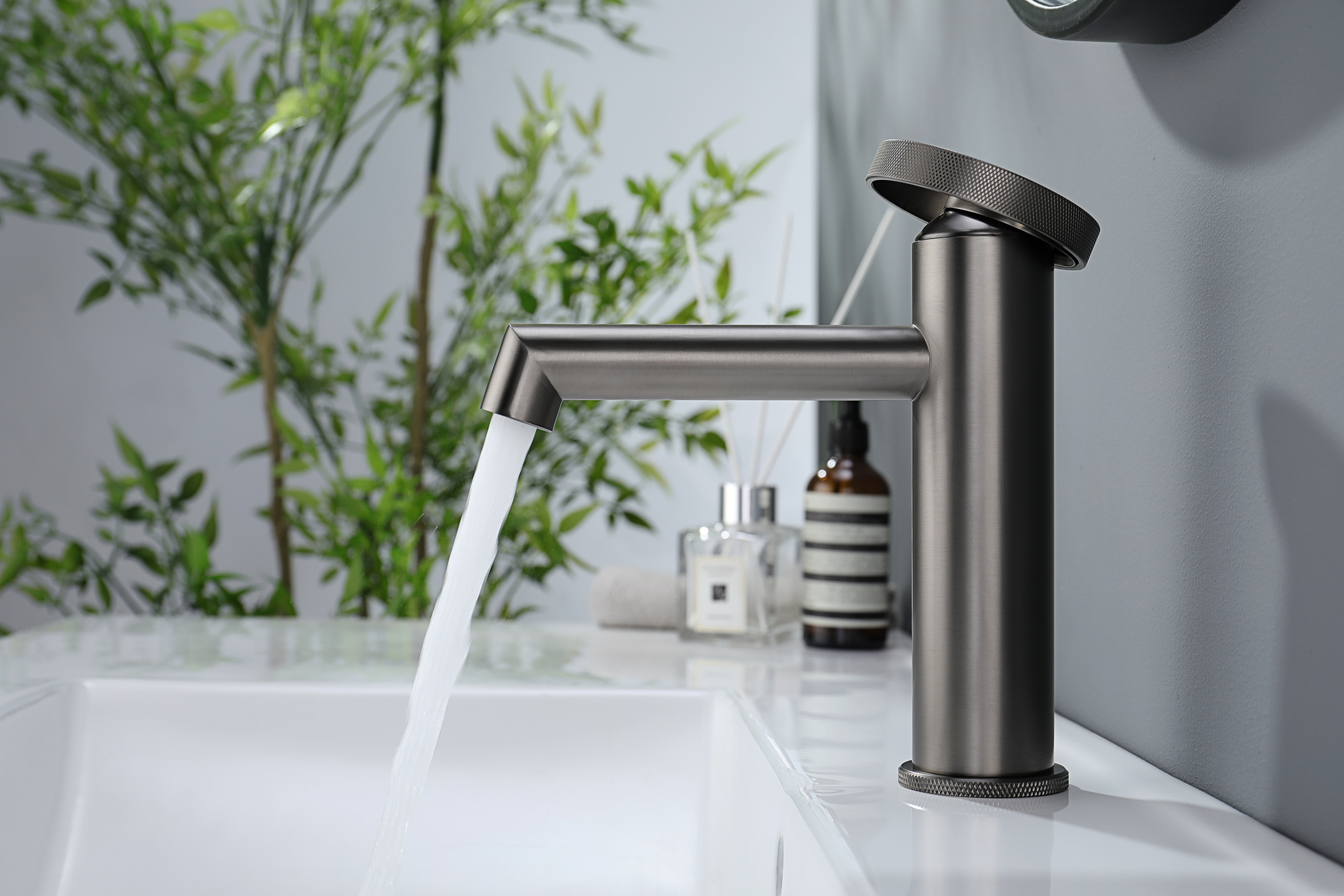 19111-Q Смеситель од. для раковины (ГРАФИТ) GANZER (10/1шт)