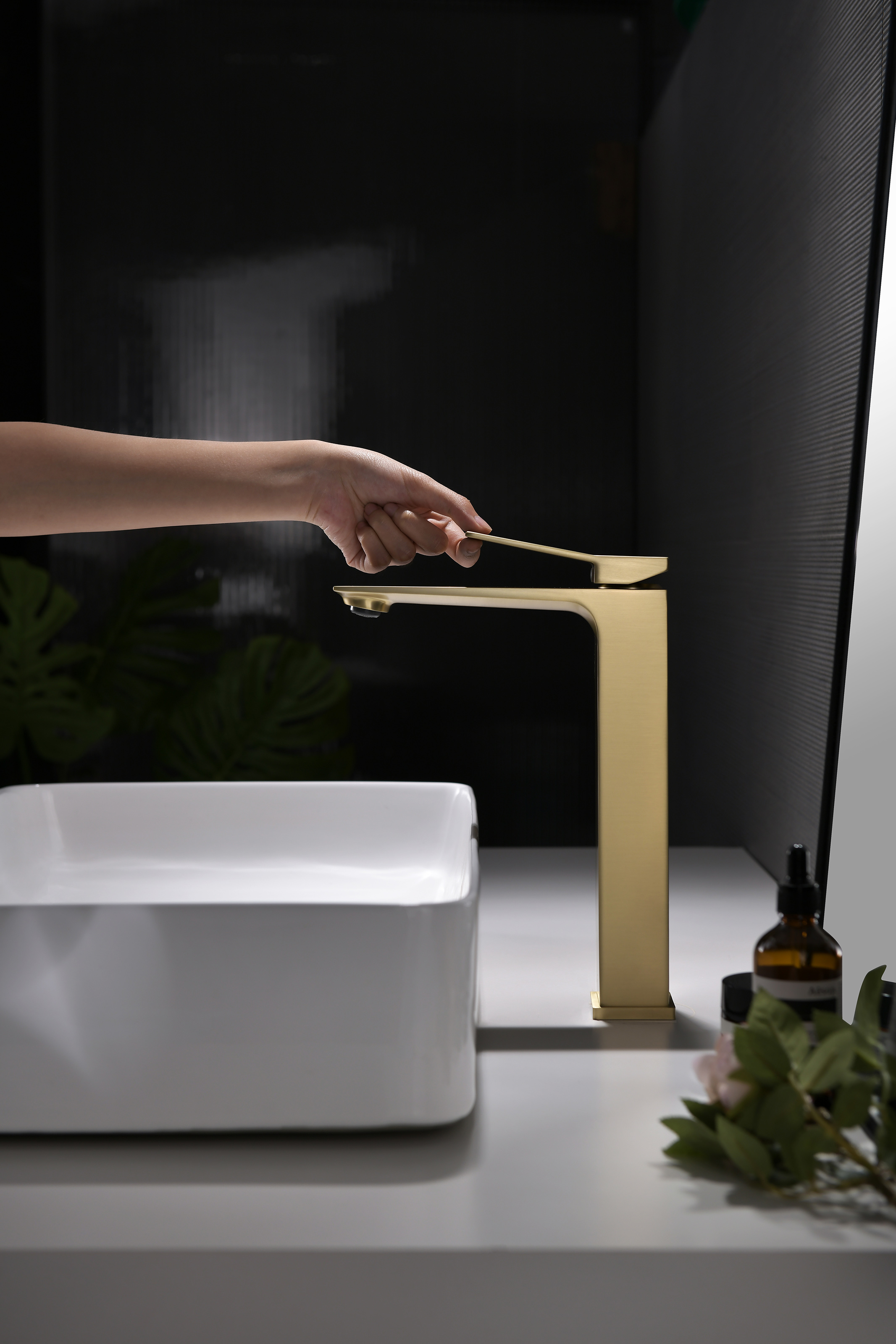 05112-S Смеситель од. для раковины-чаши (Мат. Золото) GANZER (10/1шт)