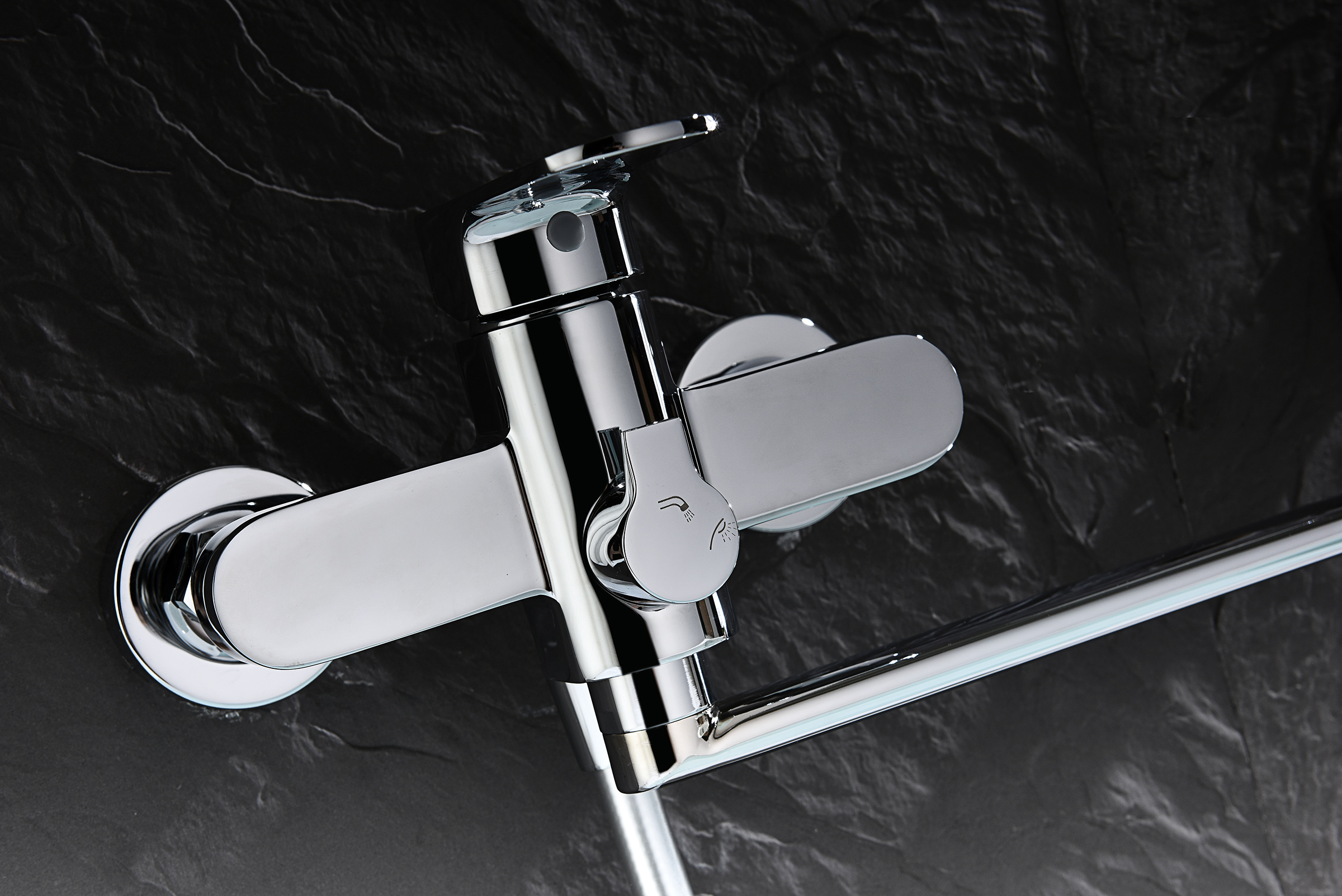 06141 Смеситель од. для ванны дл. (ХРОМ) GANZER  (8/1шт)