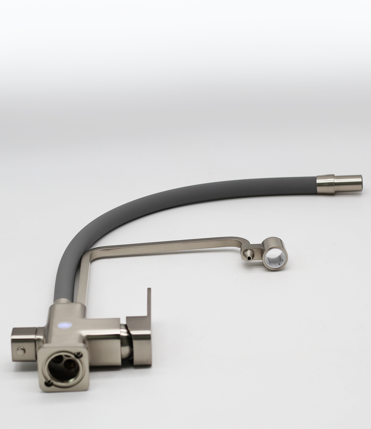 12126-GH Смес. для кухни с гибким шлангом и под фильтр (сат.сер.)  GANZER (10/1шт) Л/К