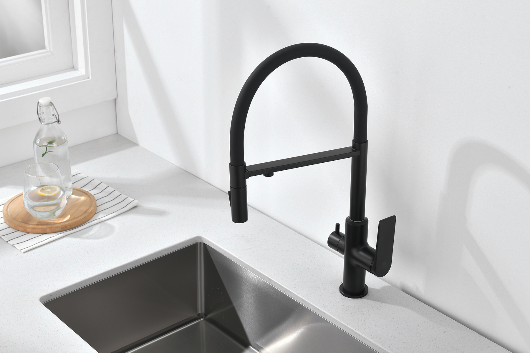 07127-C Смес. для кухни с гиб МАГ. изл. и под. фильт. (ЧЕР.+ЧЕР.) GANZER (10/1шт)