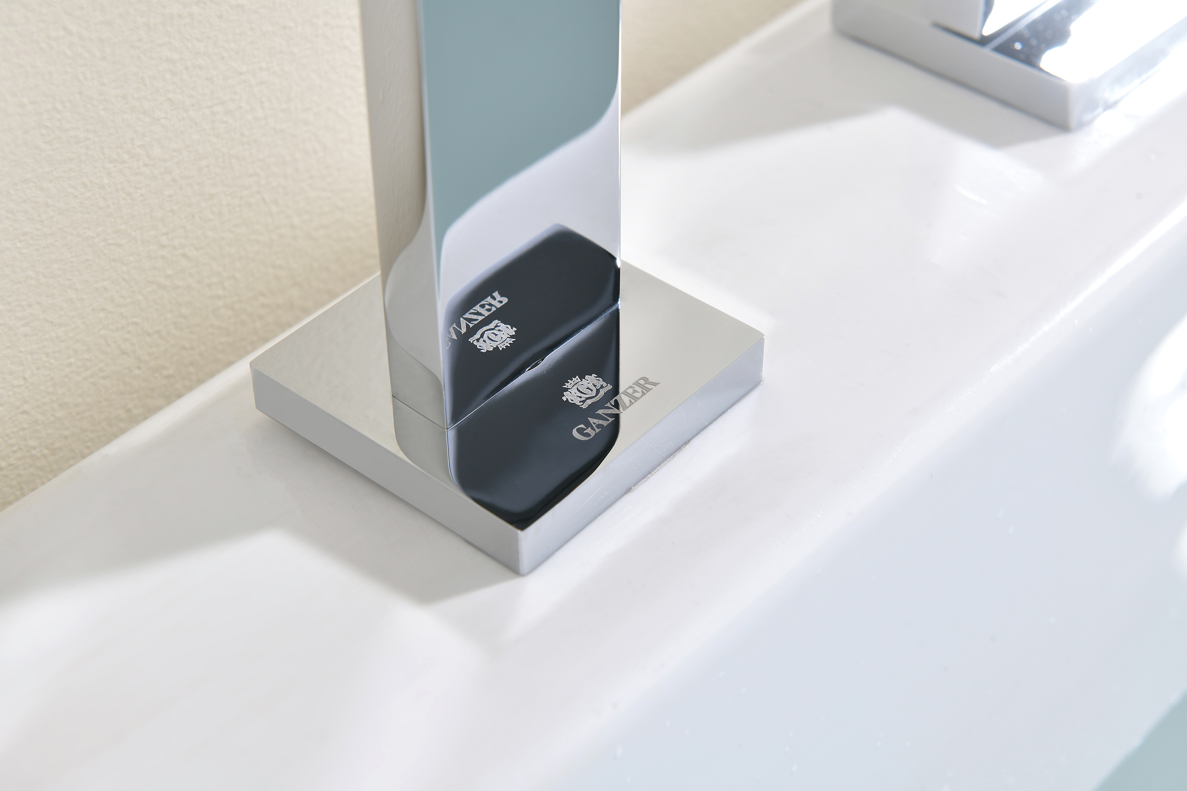 01133 Смеситель на борт ванны (5-отв,ХРОМ)  GANZER (10/1шт)