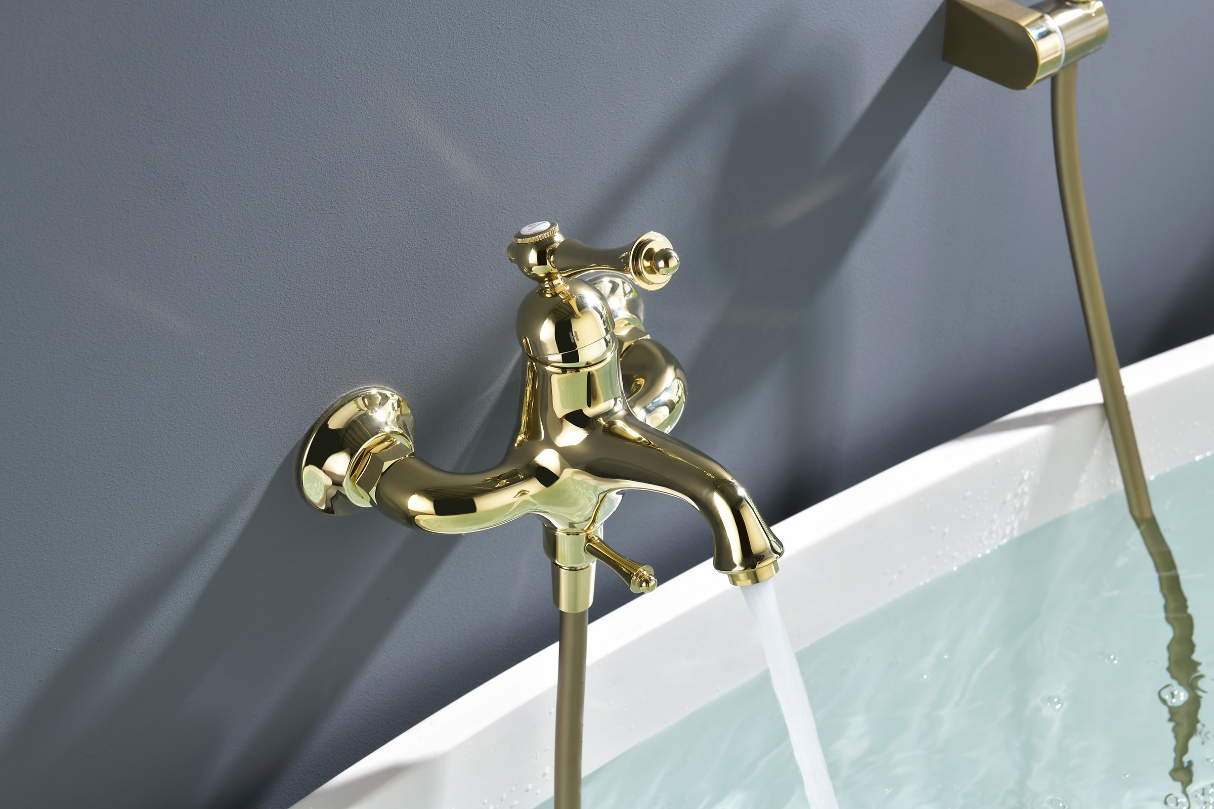 77031-E Смеситель однорыч для ванны  (ЗОЛОТ) GANZER  (8/1шт)