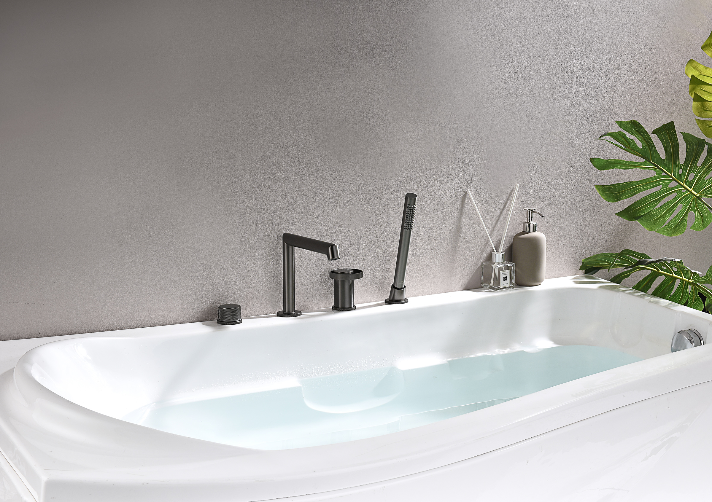 19133-Q Смеситель на борт ванны (4-отв,ГРАФИТ)  GANZER (6/1шт)