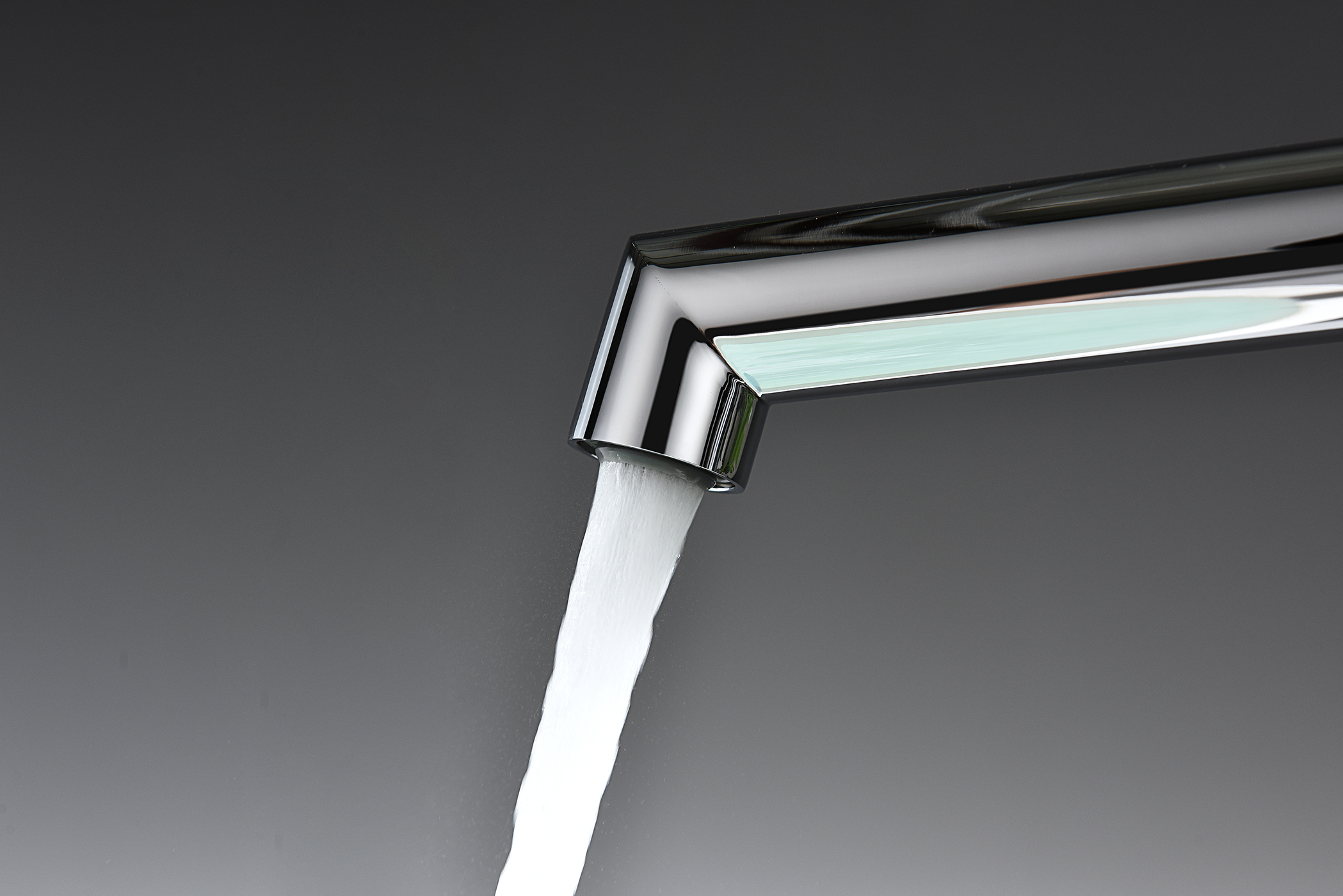 19181 Смеситель напольный для ванны (ХРОМ) GANZER  (5/1шт)