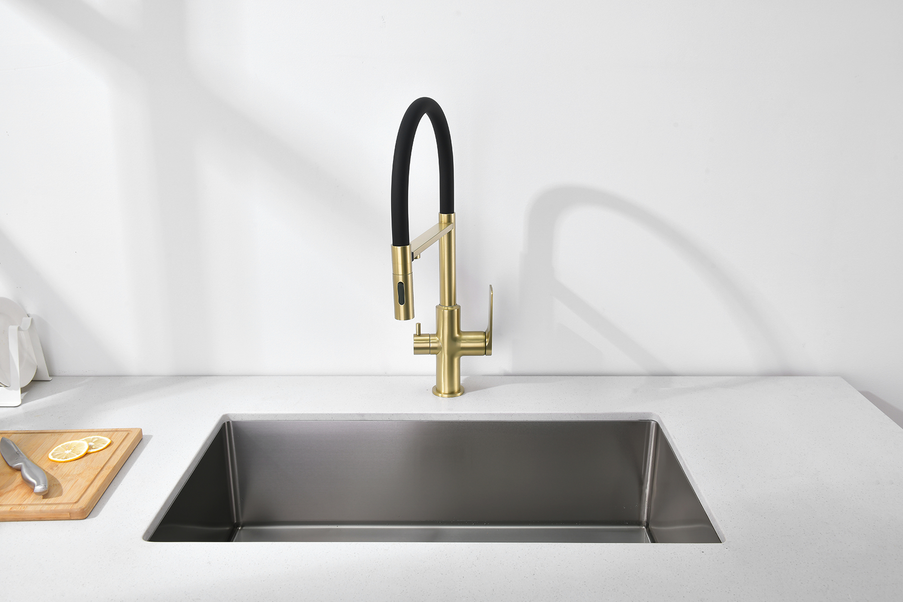 07127-S Смес. для кухни с гиб МАГ. изл. и под. фильт. (Мат. Золото+ЧЕР.) GANZER (10/1шт)