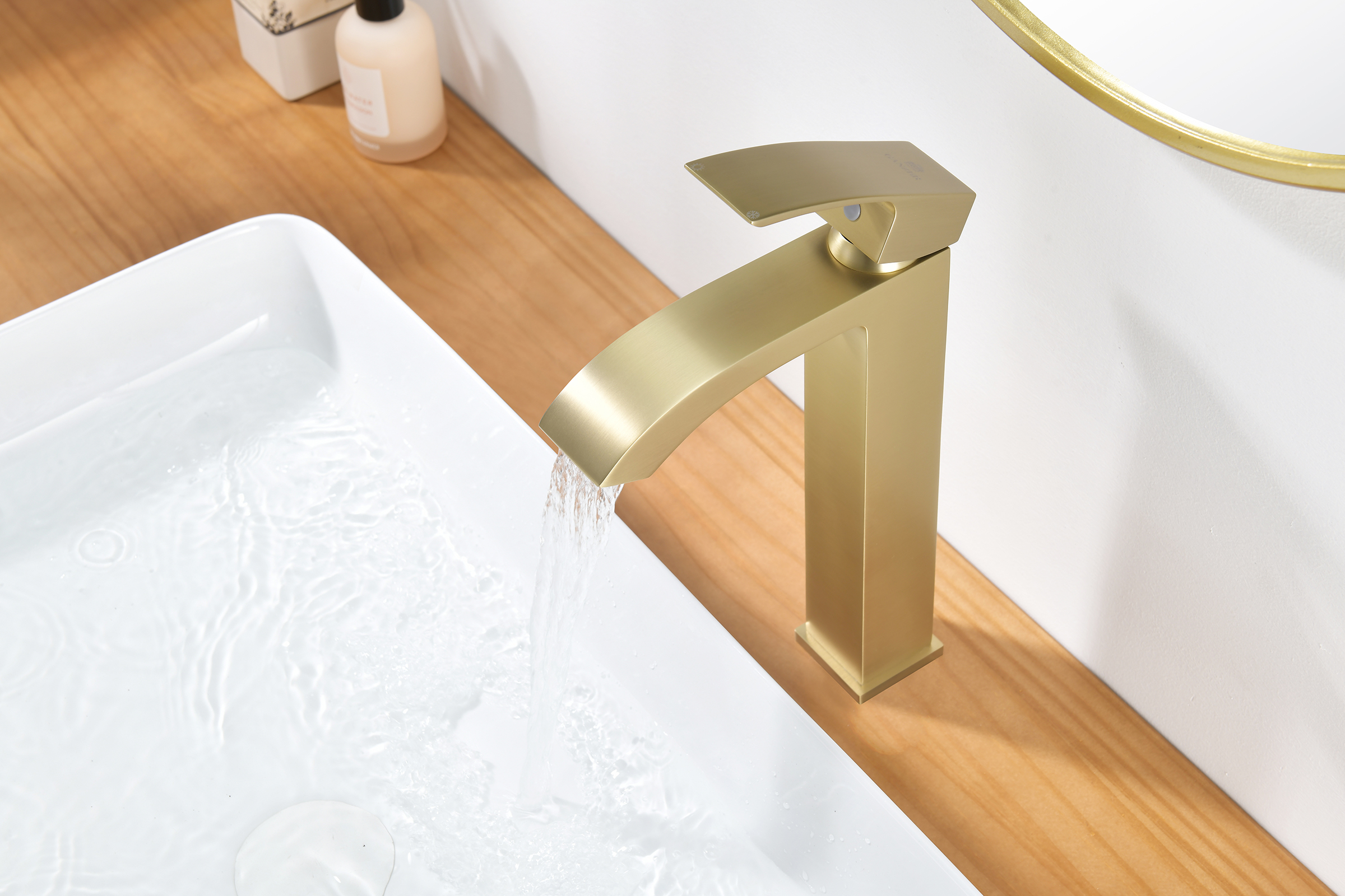 44112-S Смеситель од. для раковины-чаши (Мат. Золото) GANZER (10/1шт)