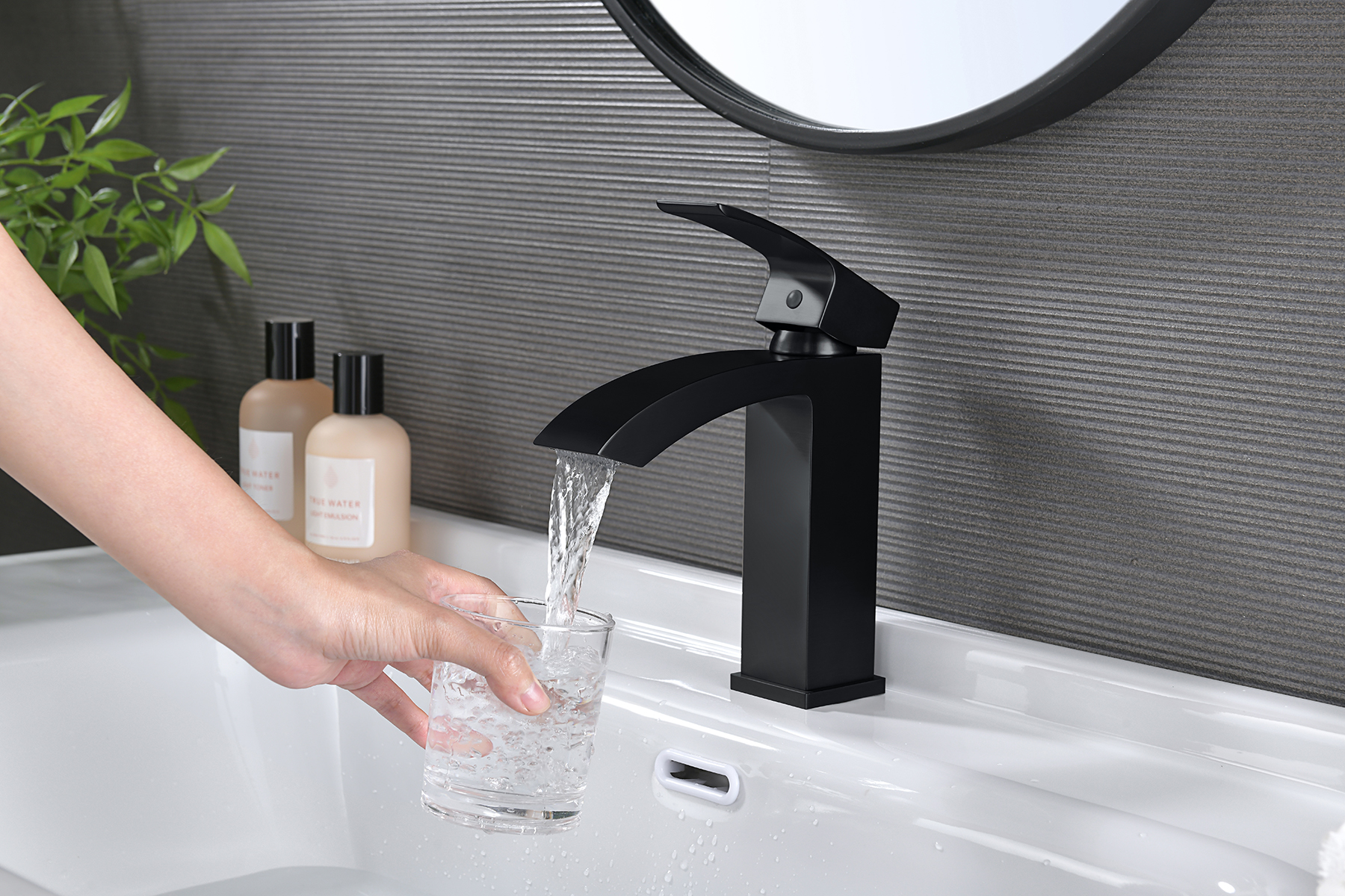 44111-C Смеситель од. для раковины (ЧЕРНЫЙ) GANZER (10/1шт)