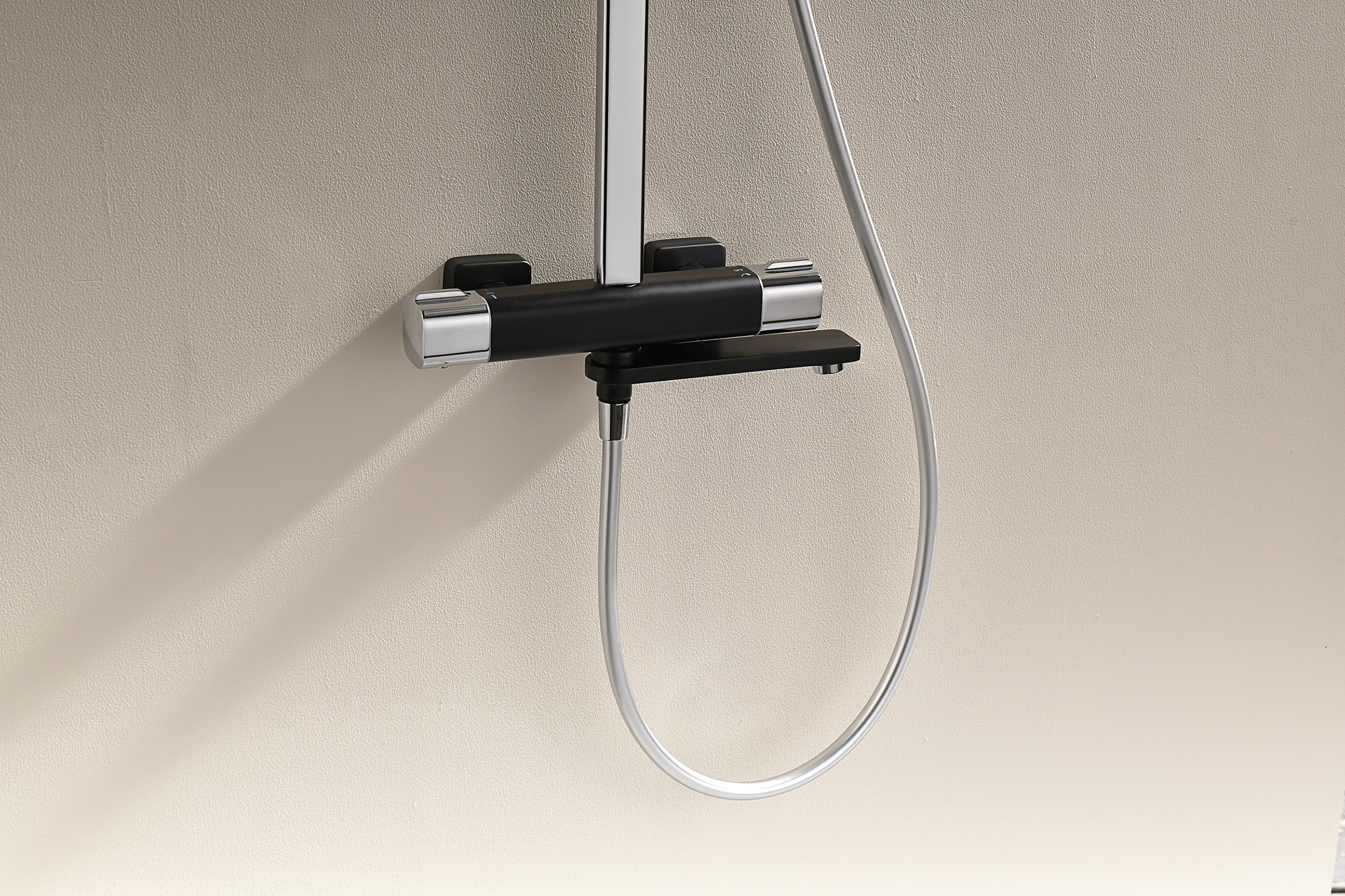 12071-C Душевая система с термостатом (ЧЕРНЫЙ) GANZER (5/1шт)