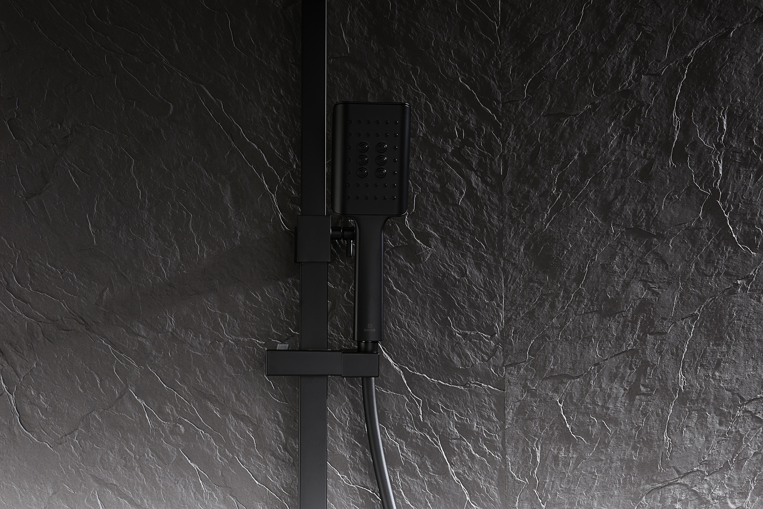 07162-C Душевая система (ЧЕРНЫЙ) GANZER (5/1шт)