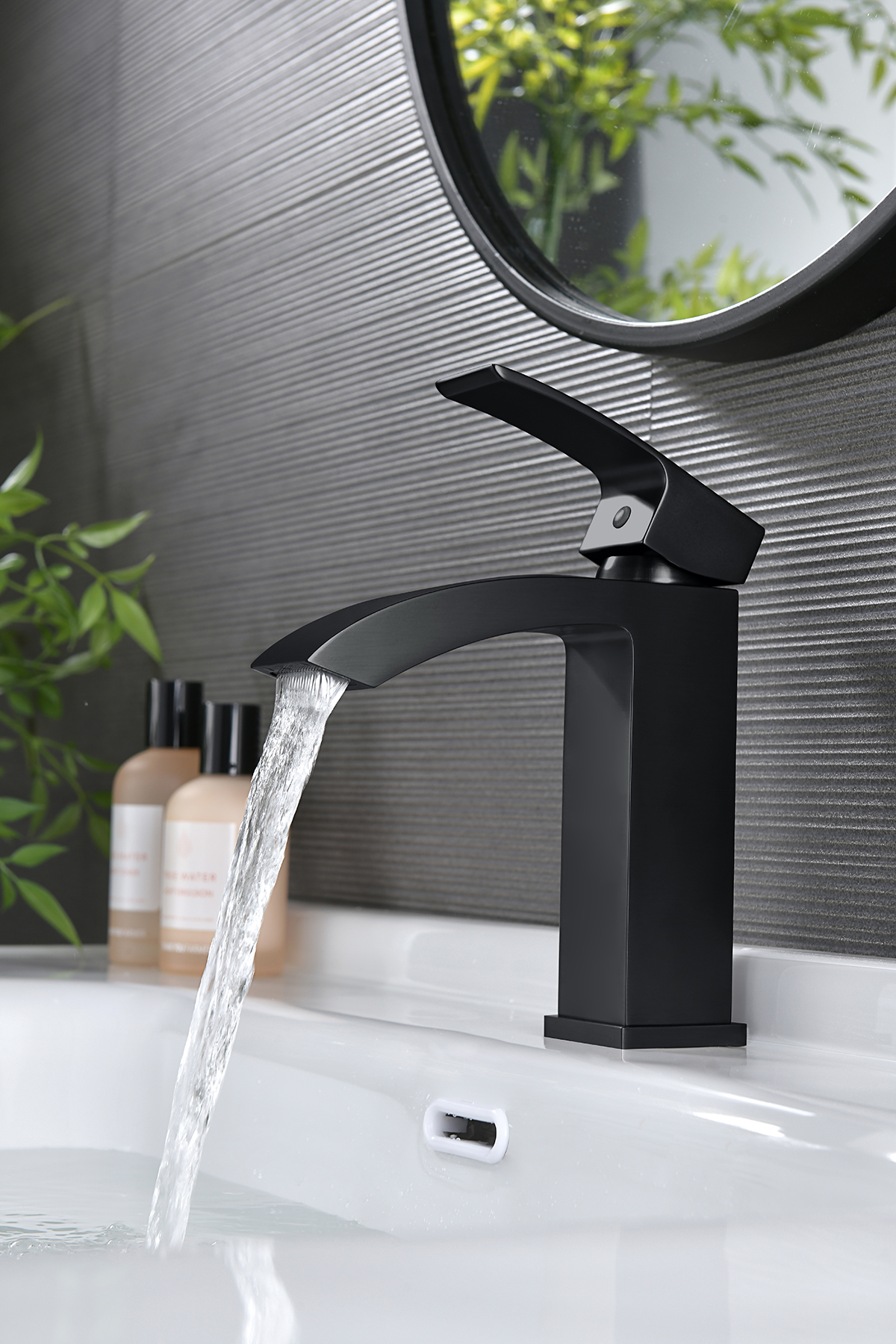 44111-C Смеситель од. для раковины (ЧЕРНЫЙ) GANZER (10/1шт)