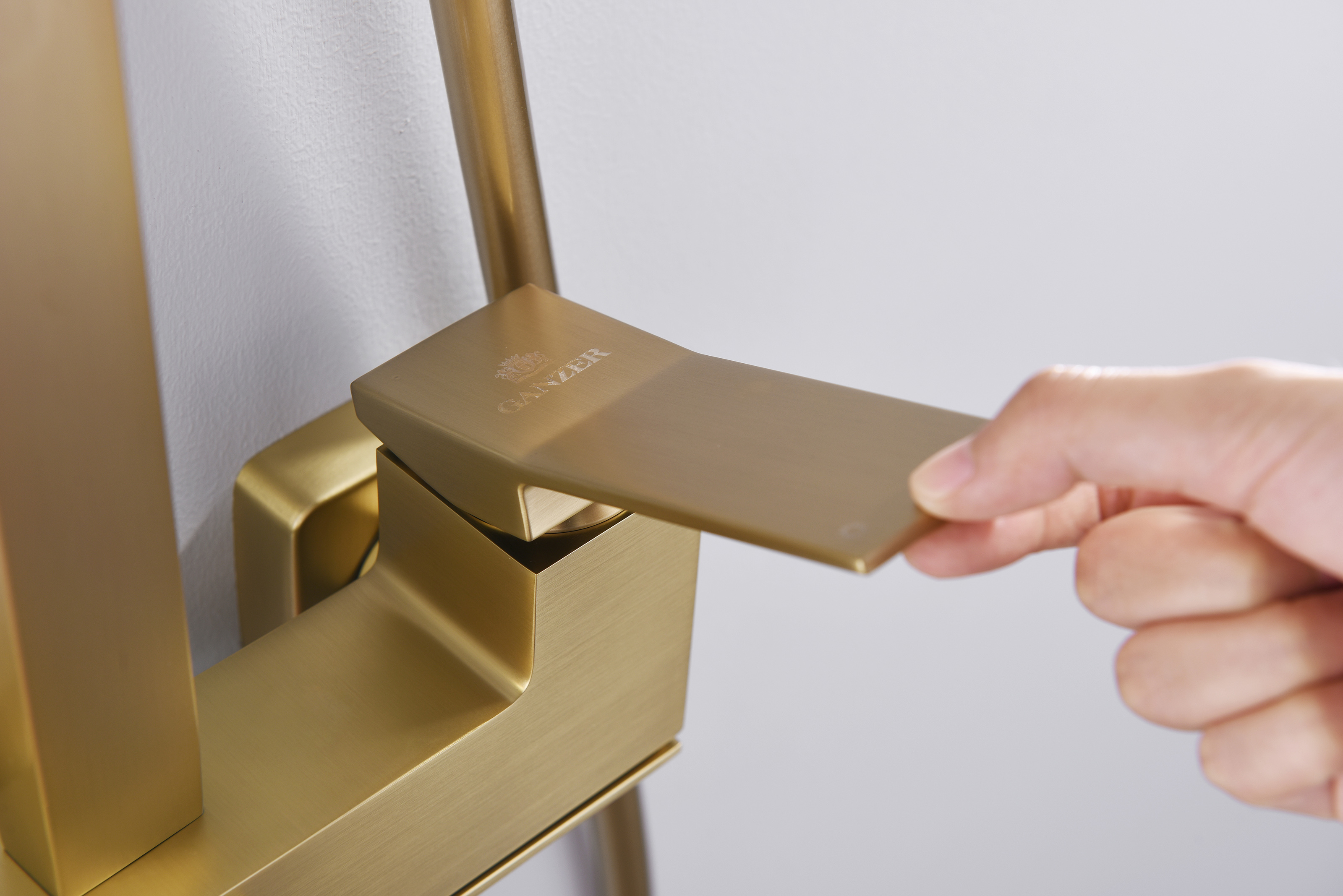 05162-S Душевая система (Мат. Золото) GANZER (5/1шт)