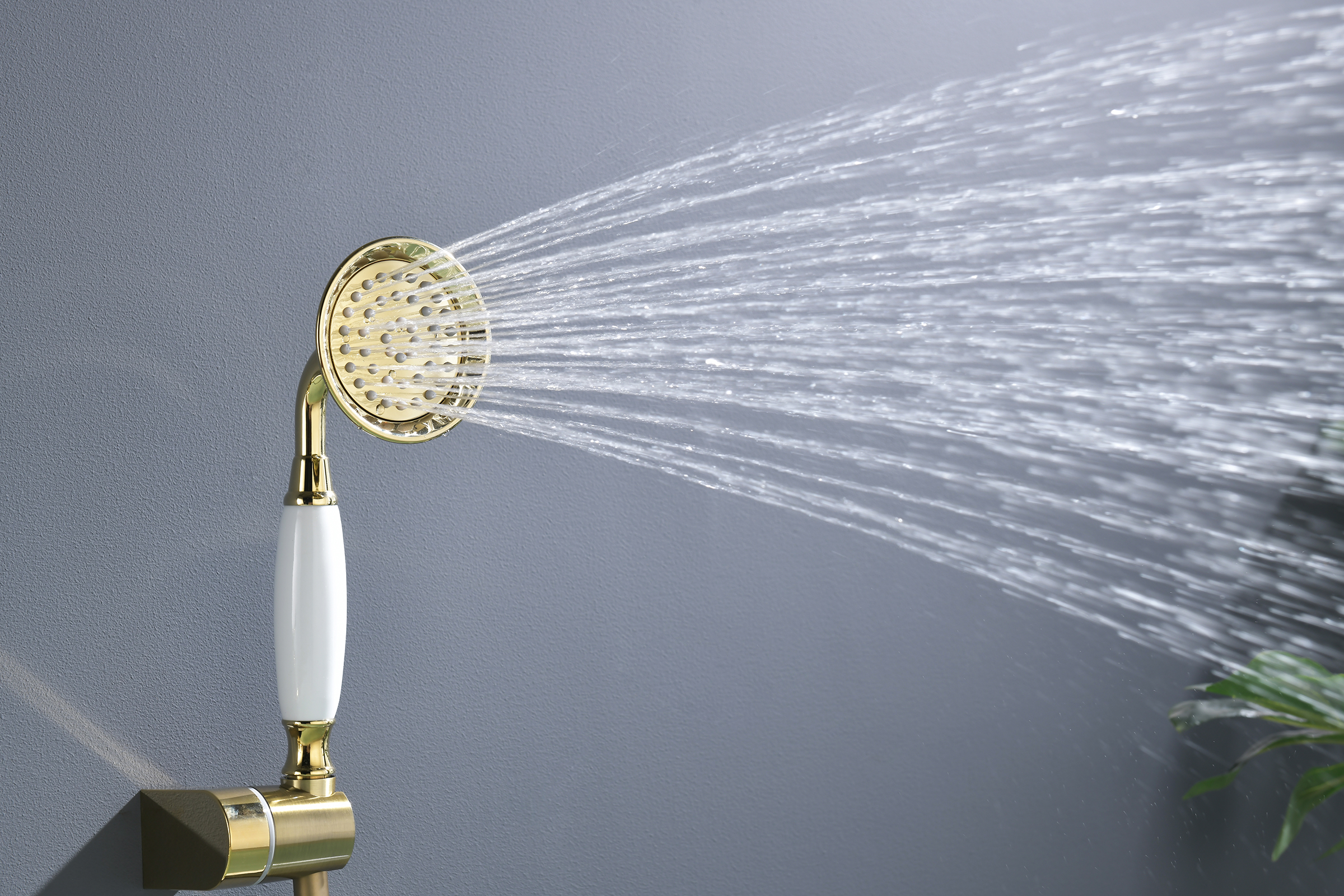 77031-E Смеситель однорыч для ванны  (ЗОЛОТ) GANZER  (8/1шт)