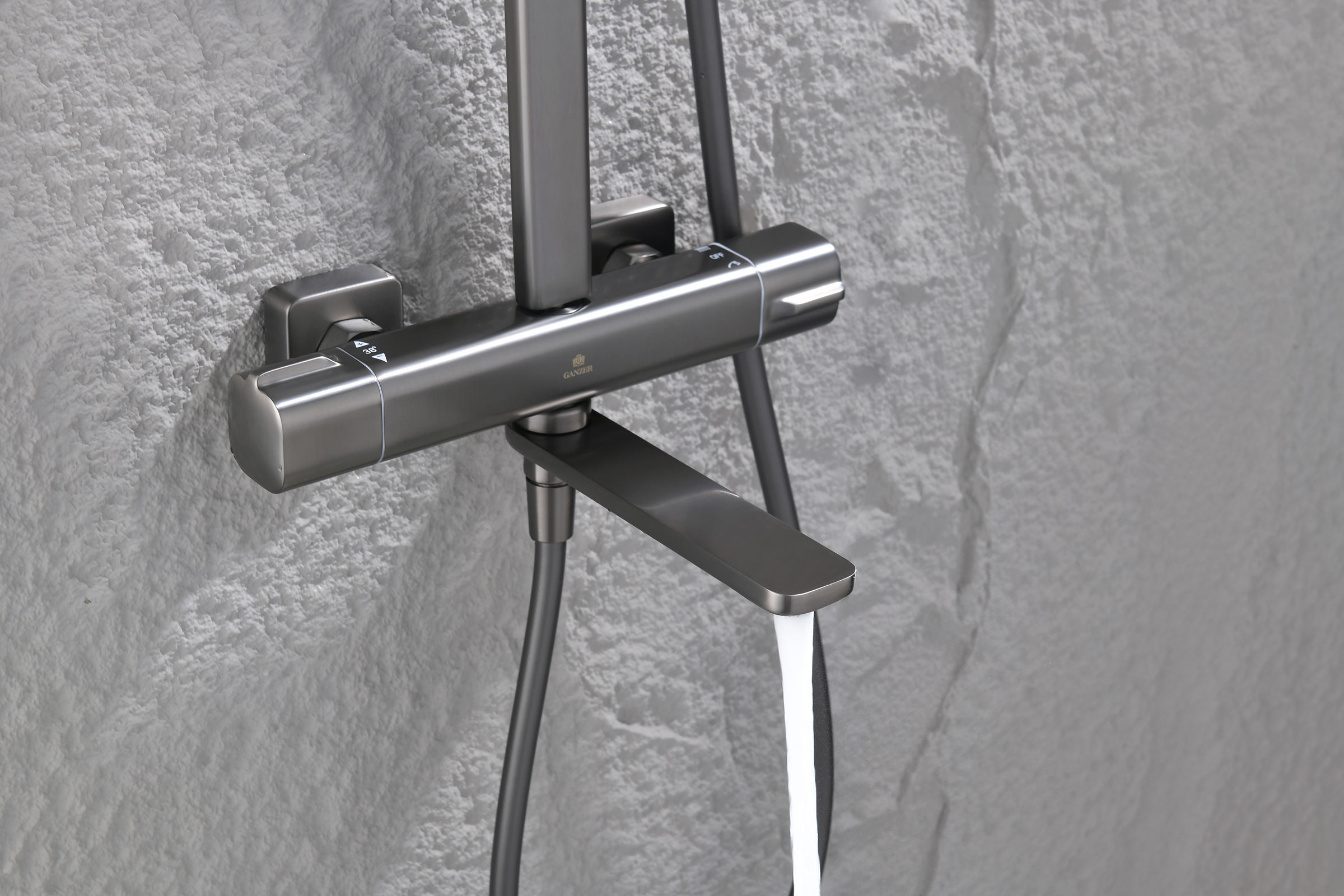 12171-Q Душевая система с термостатом (ГРАФИТ) GANZER (5/1шт)