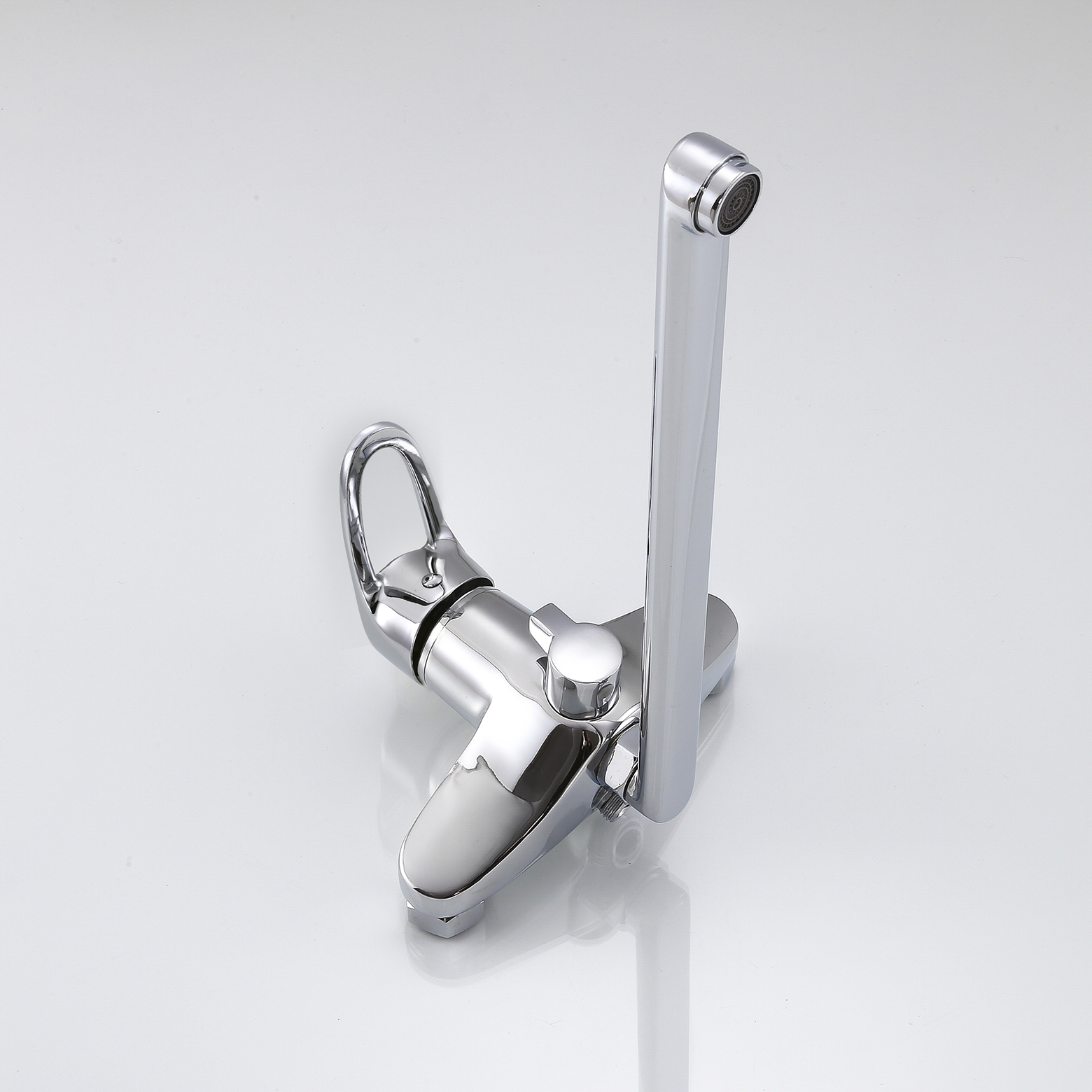 22024 Смеситель для ванны HANSEN  (10/1шт)