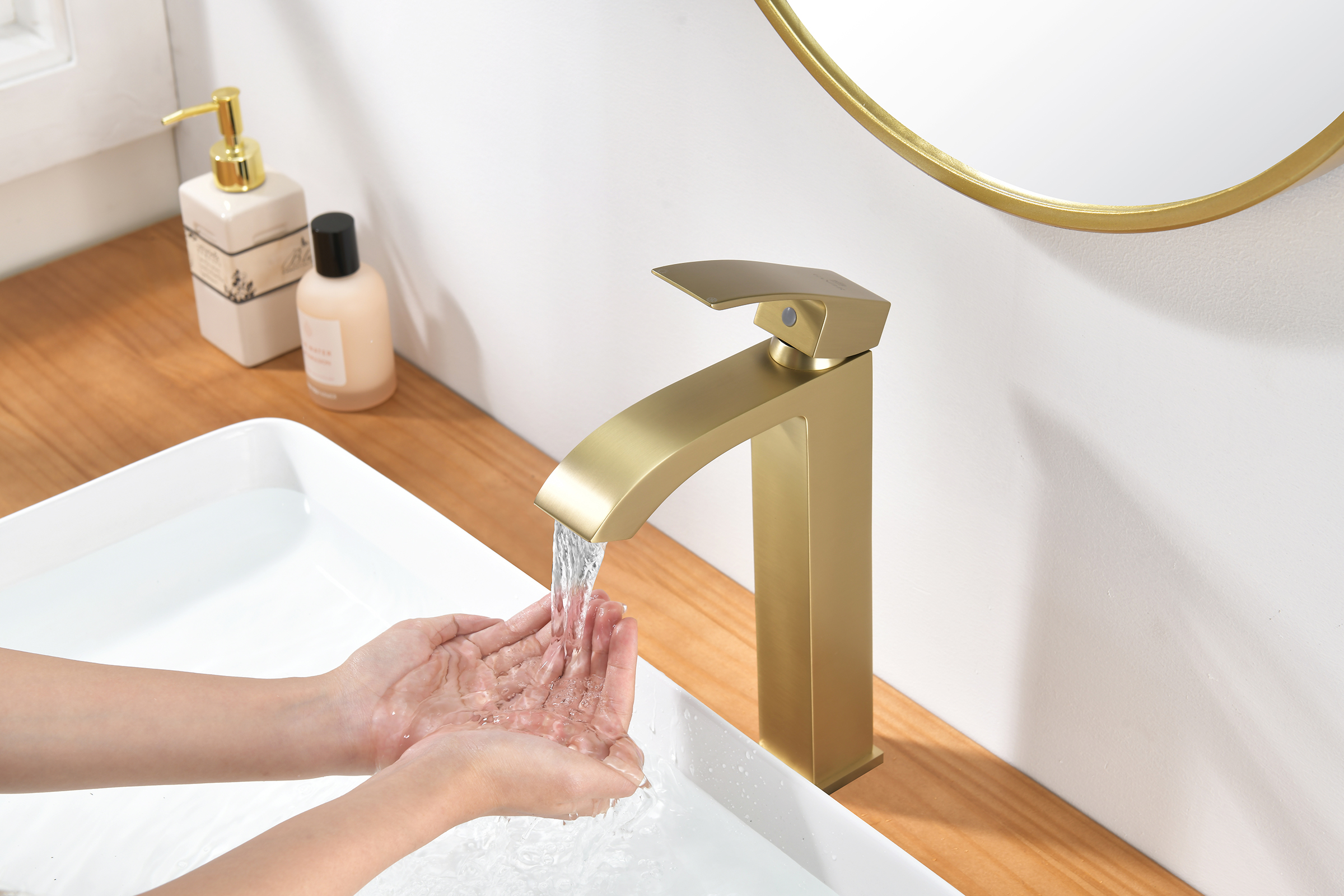 44112-S Смеситель од. для раковины-чаши (Мат. Золото) GANZER (10/1шт)