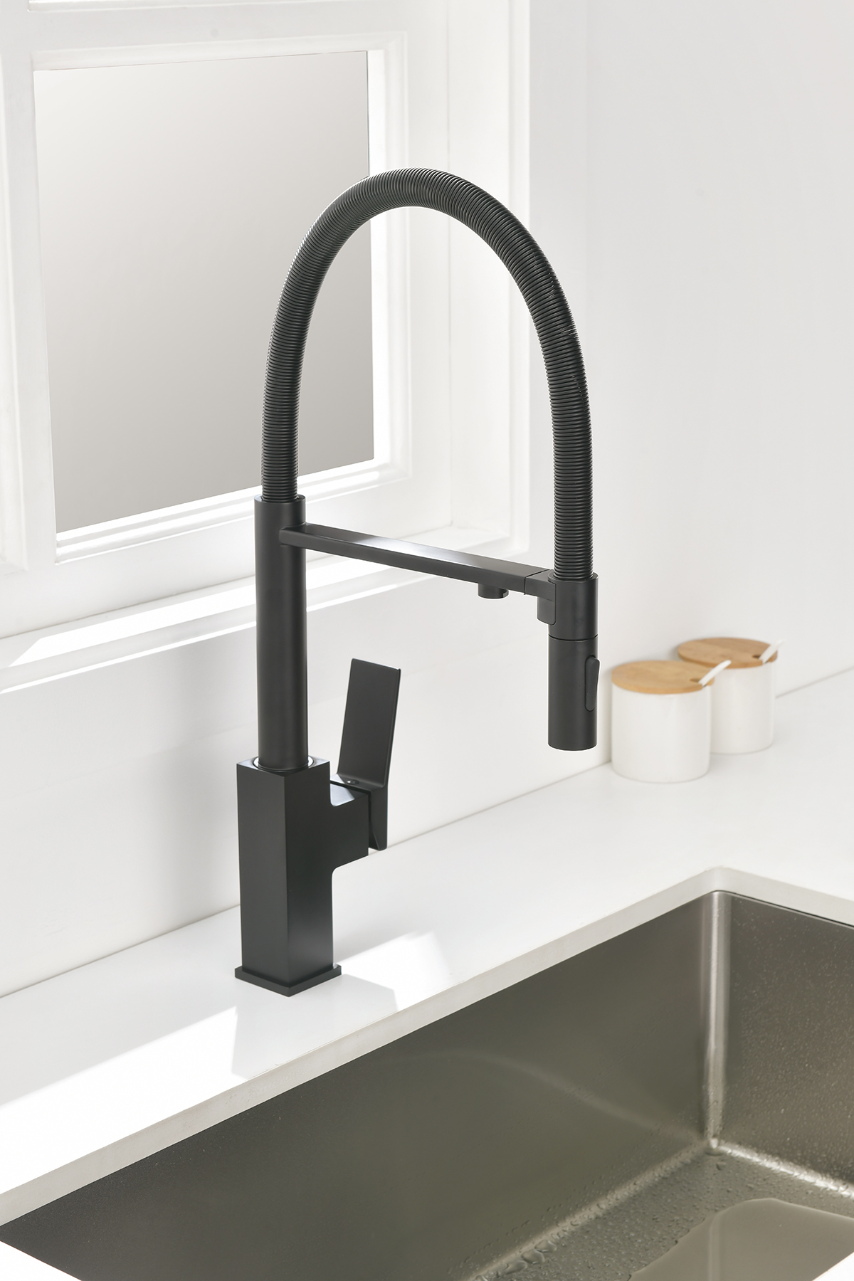 05126-C Смес. для кухни с гиб МАГ. изл. и под. фильт. (ЧЕРНЫЙ) GANZER (10/1шт)