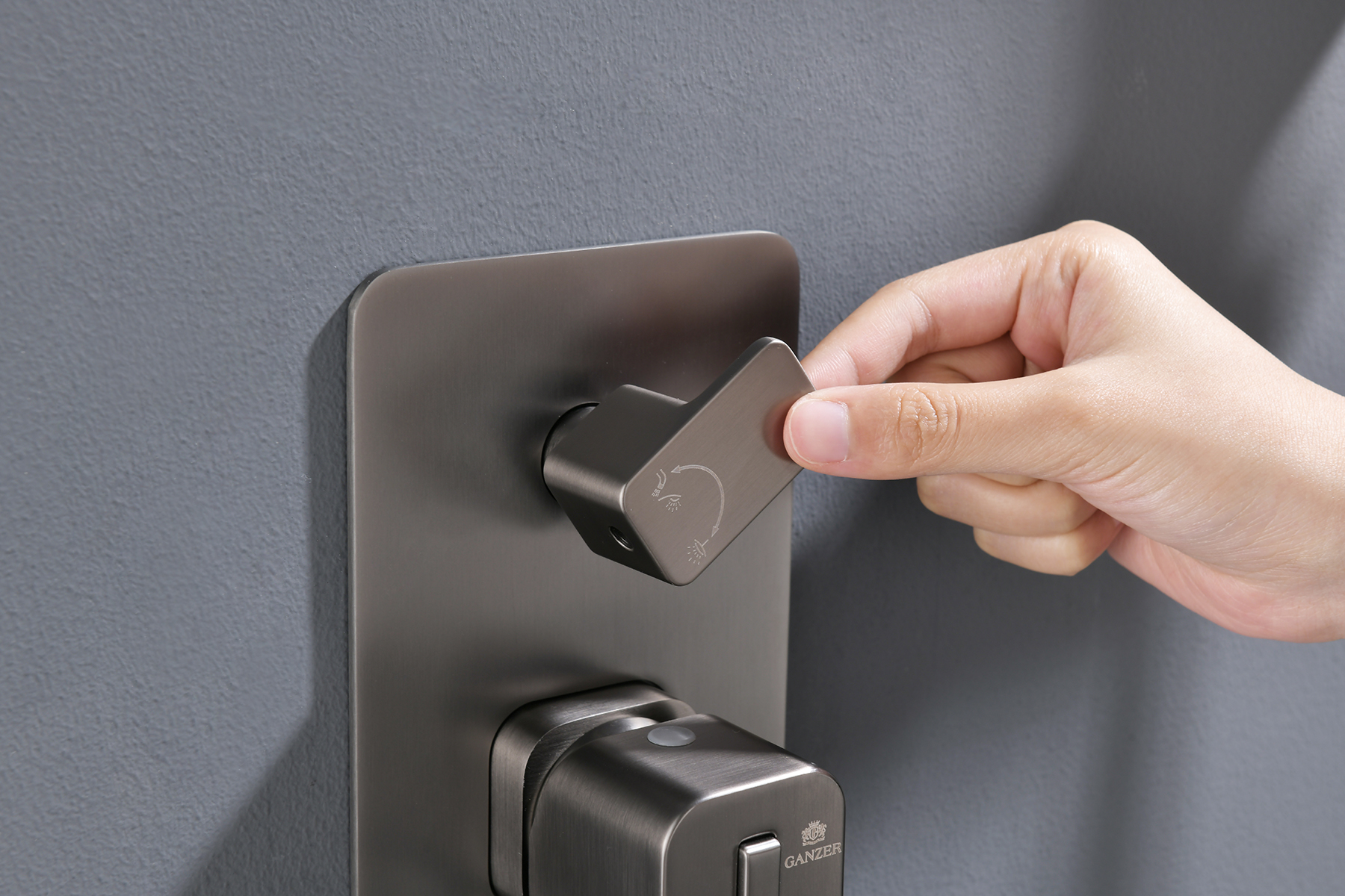 12165-Q Смеситель встраиваемый для душа с 3-функ. (ГРАФИТ) GANZER (6/1шт)