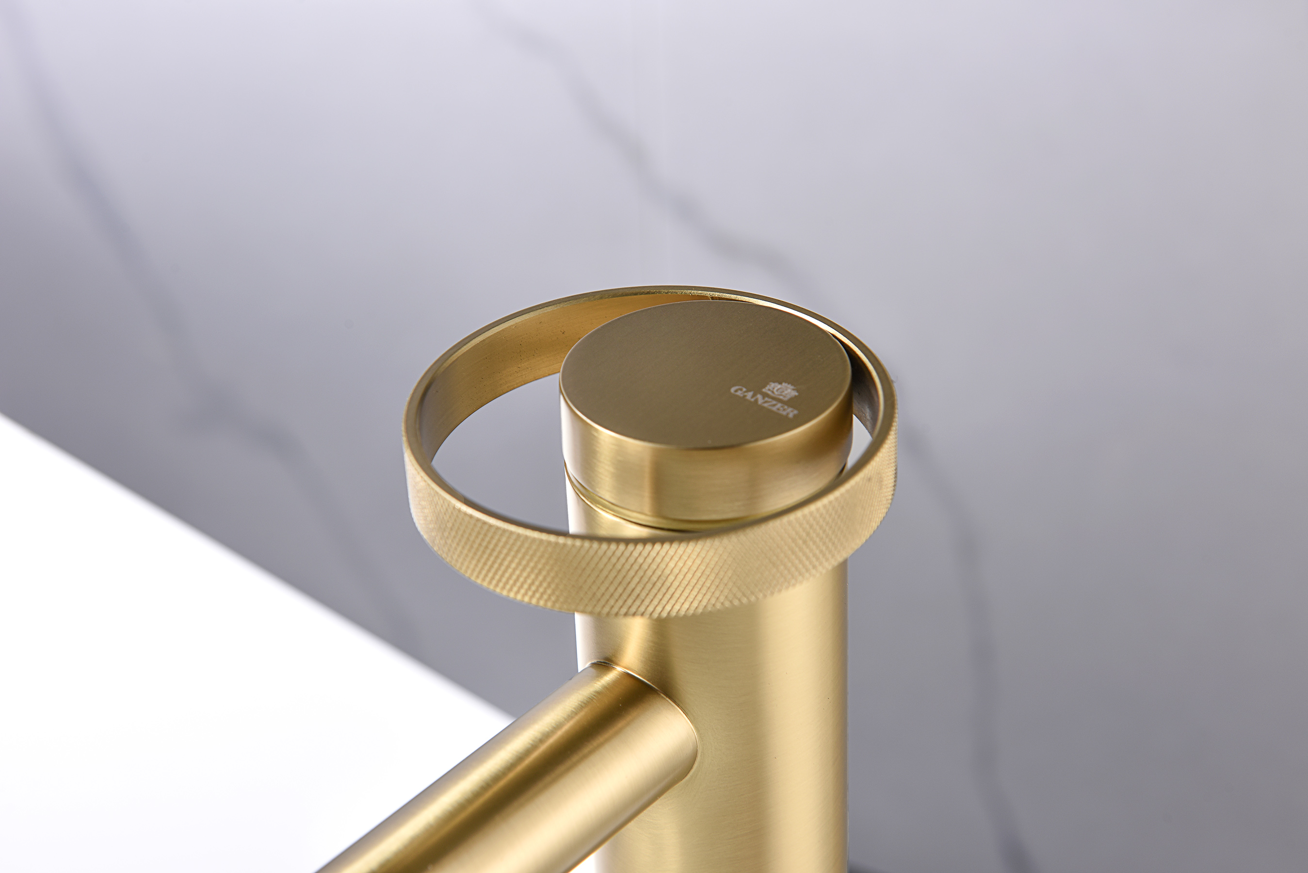 19112-S Смеситель од. для раковины-чаши (Мат. Золото) GANZER (10/1шт)