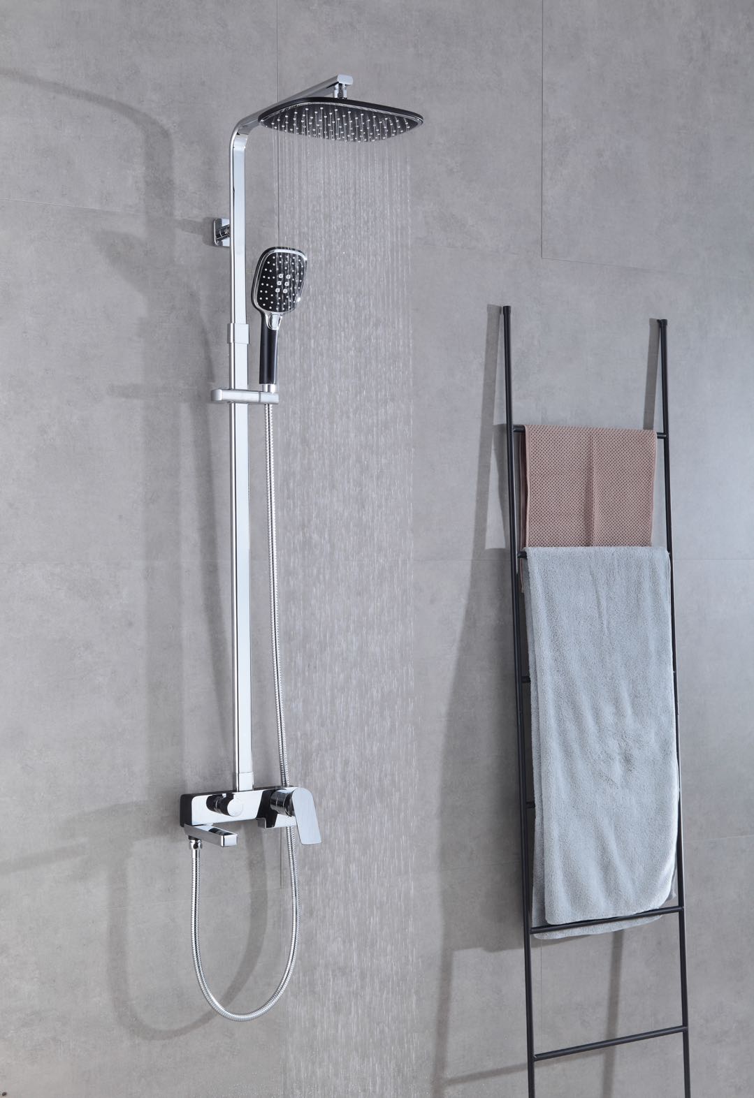 21061-C Душевой релинг (черный+хром) GANZER  (4/1шт) Л/К