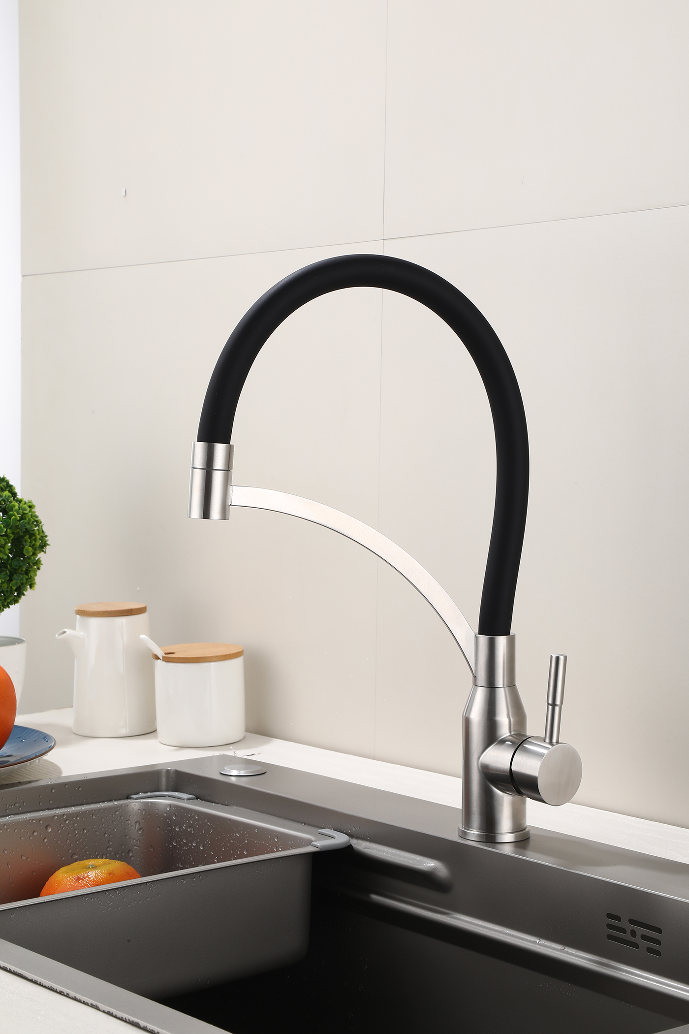 56043-GC Смес. из НЕРЖ. для кух. (САТИН с гиб. ЧЕР. изл.) HANSEN  (20/1шт)