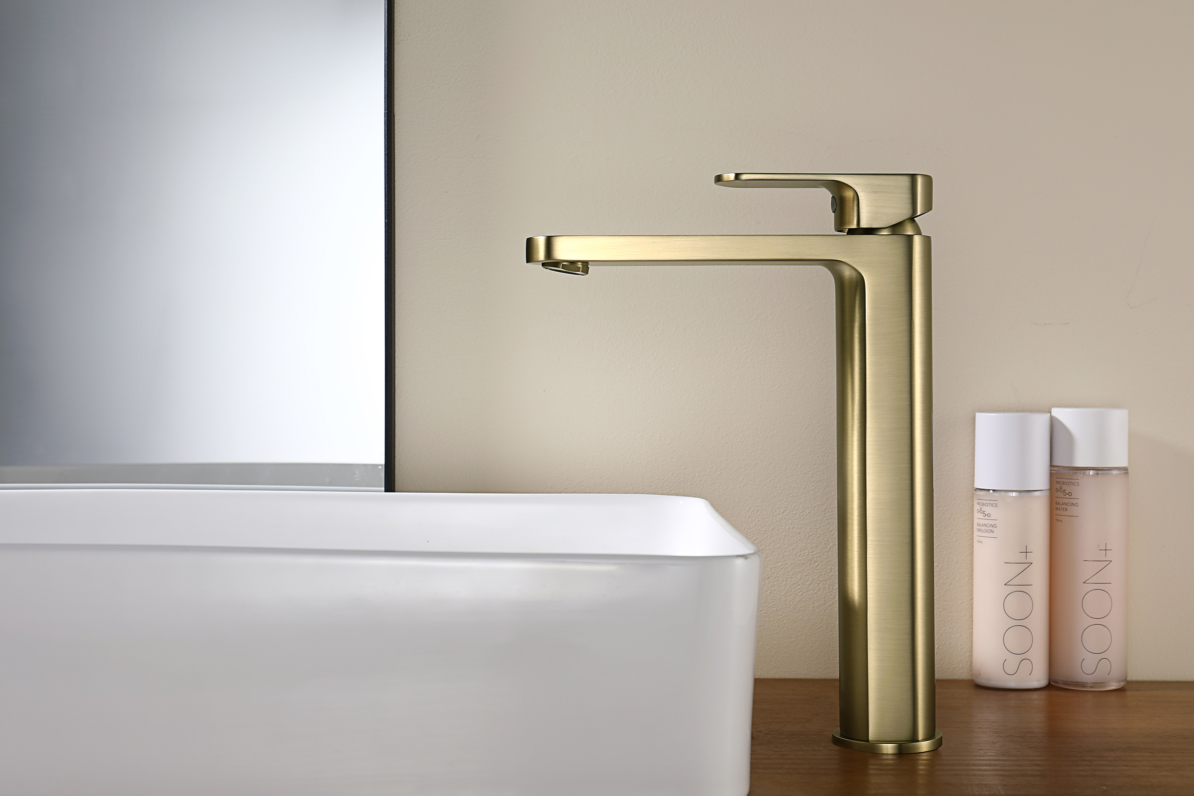 06112-S Смеситель од. для раковины-чаши (Мат. Золото) GANZER (10/1шт)