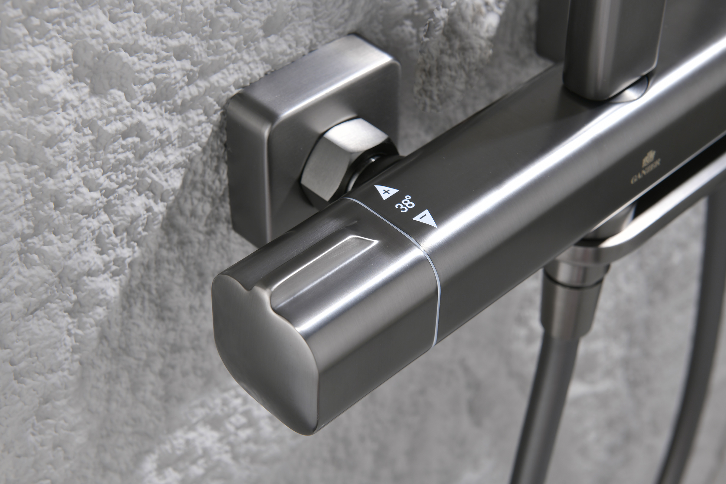 12171-Q Душевая система с термостатом (ГРАФИТ) GANZER (5/1шт)