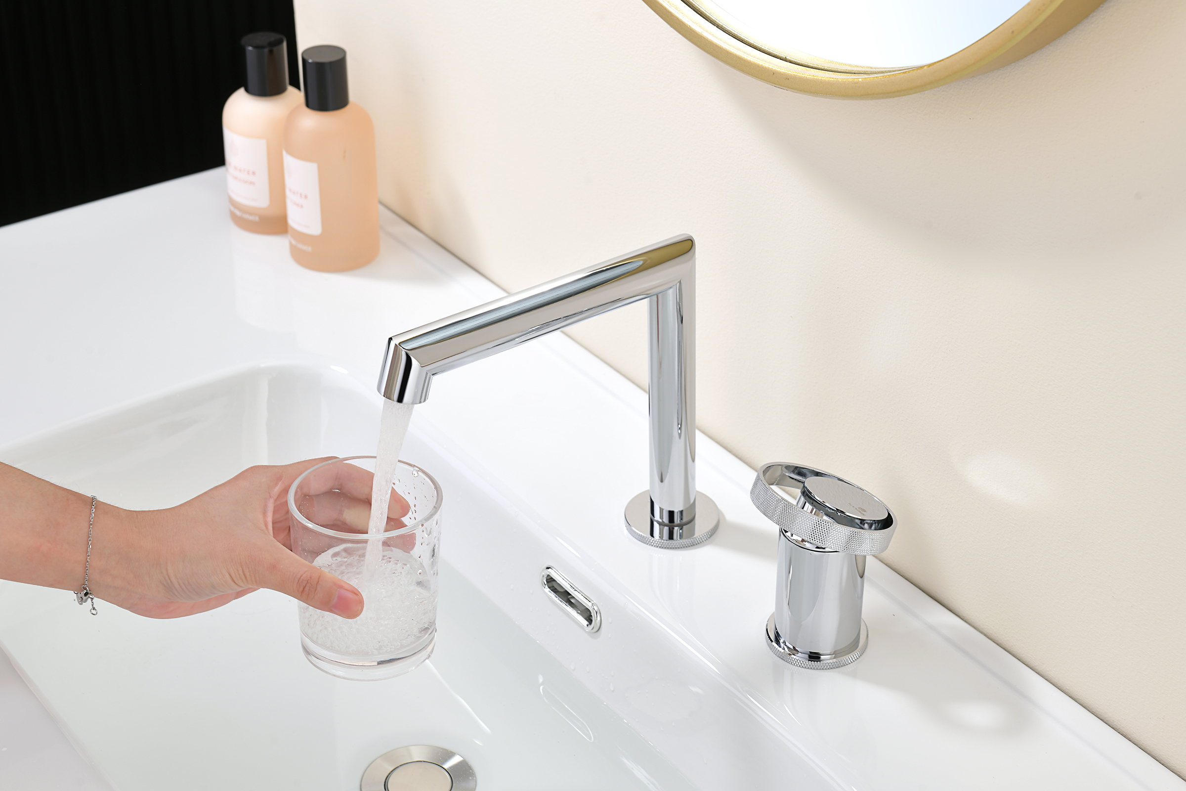 19114 Смеситель на борт раковины (2-отв,ХРОМ)  GANZER (10/1шт)