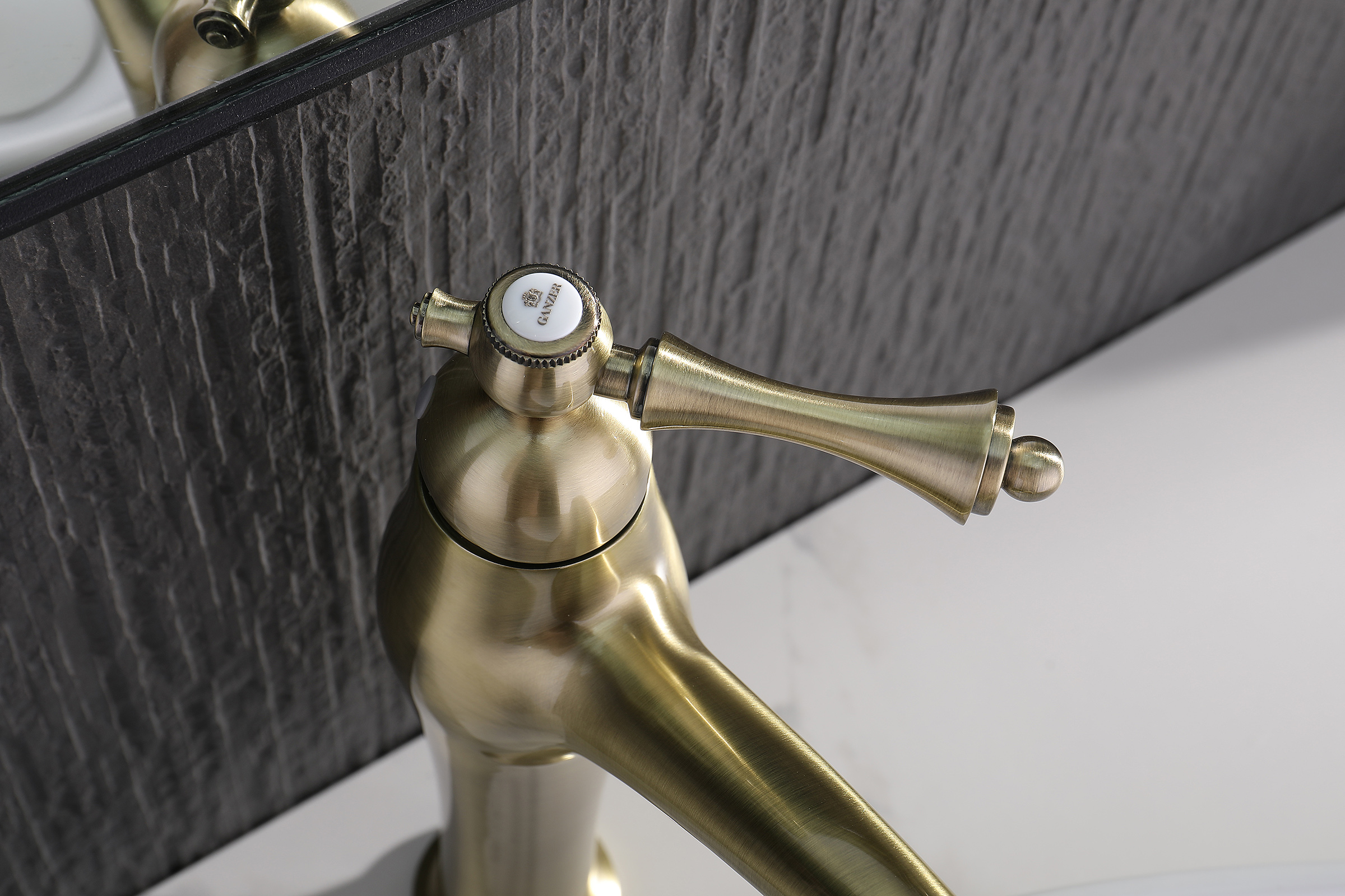 77113-D Смеситель од. для раковины-чаши (БРОНЗА)  GANZER  (10/1шт)