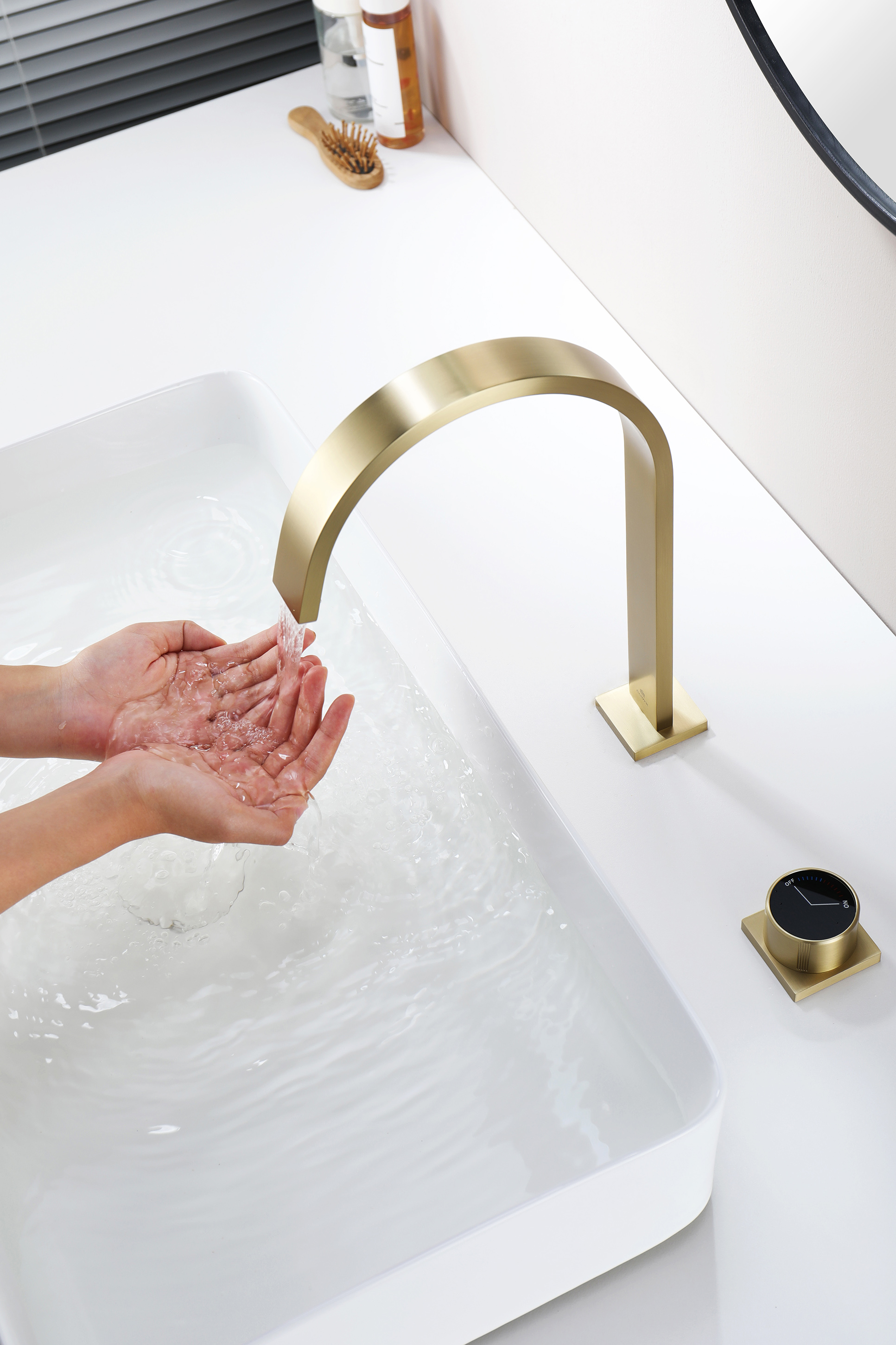 01112-S Смеситель на борт раковины (2-отв,Мат. Золото)  GANZER (10/1шт)