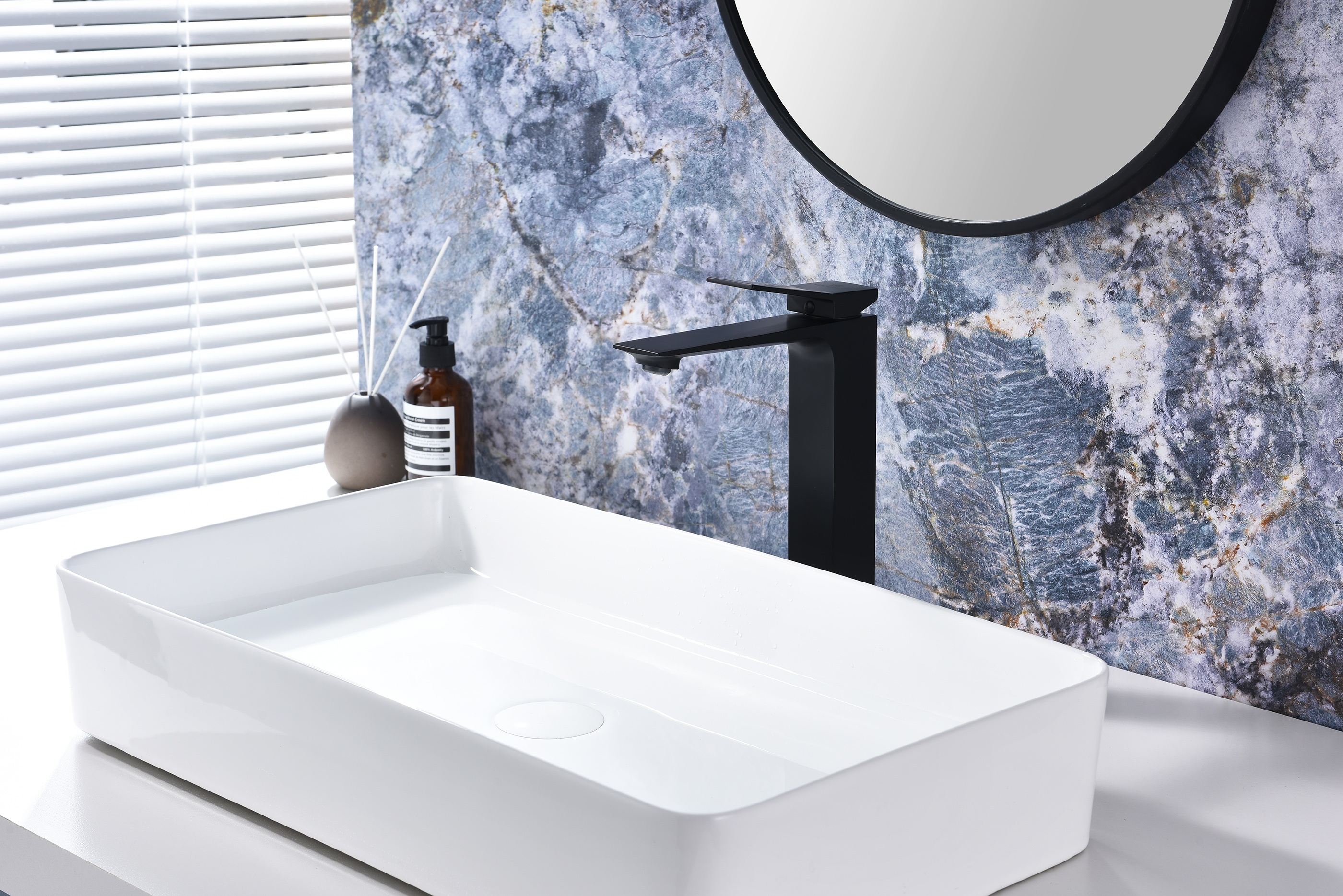 05112-C Смеситель од. для раковины-чаши (ЧЕРНЫЙ) GANZER (10/1шт)