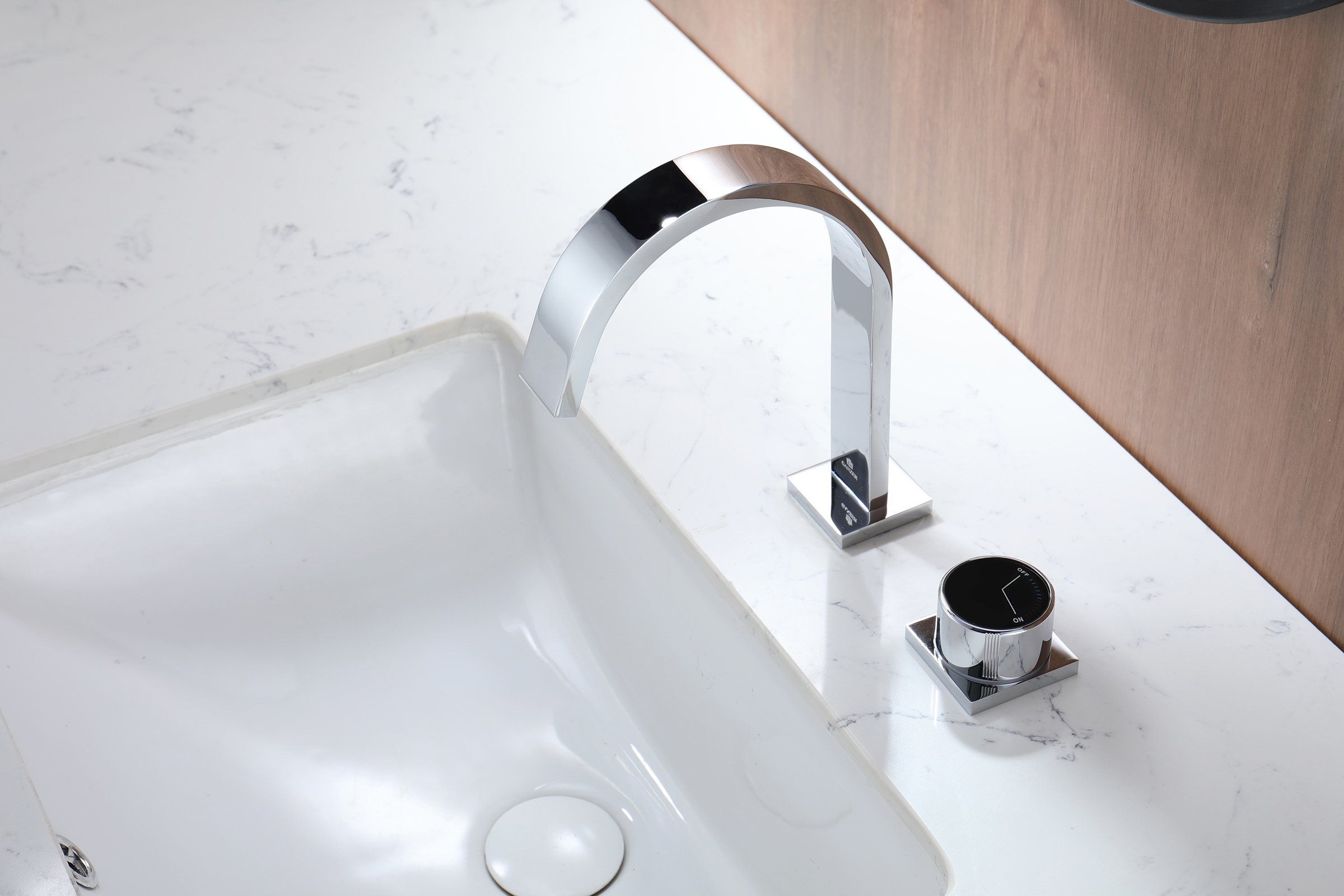 01111 Смеситель на борт раковины (2-отв,ХРОМ)  GANZER (10/1шт)