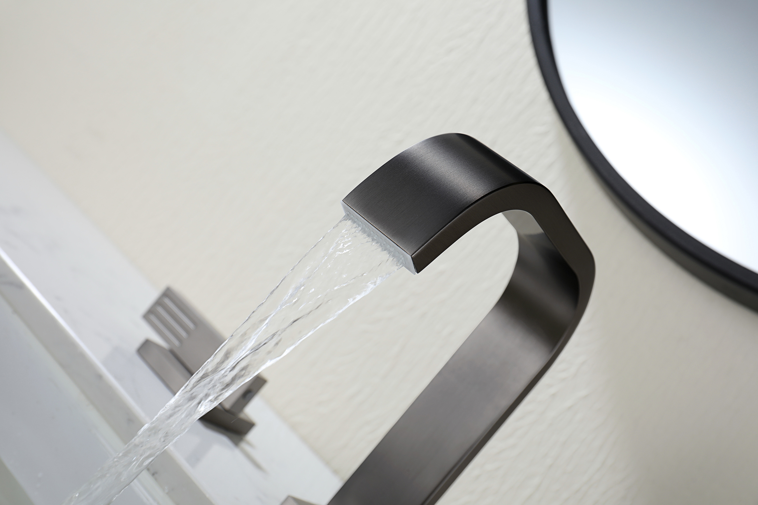 01115-Q Смеситель на борт раковины (3-отв,ГРАФИТ) GANZER (10/1шт)