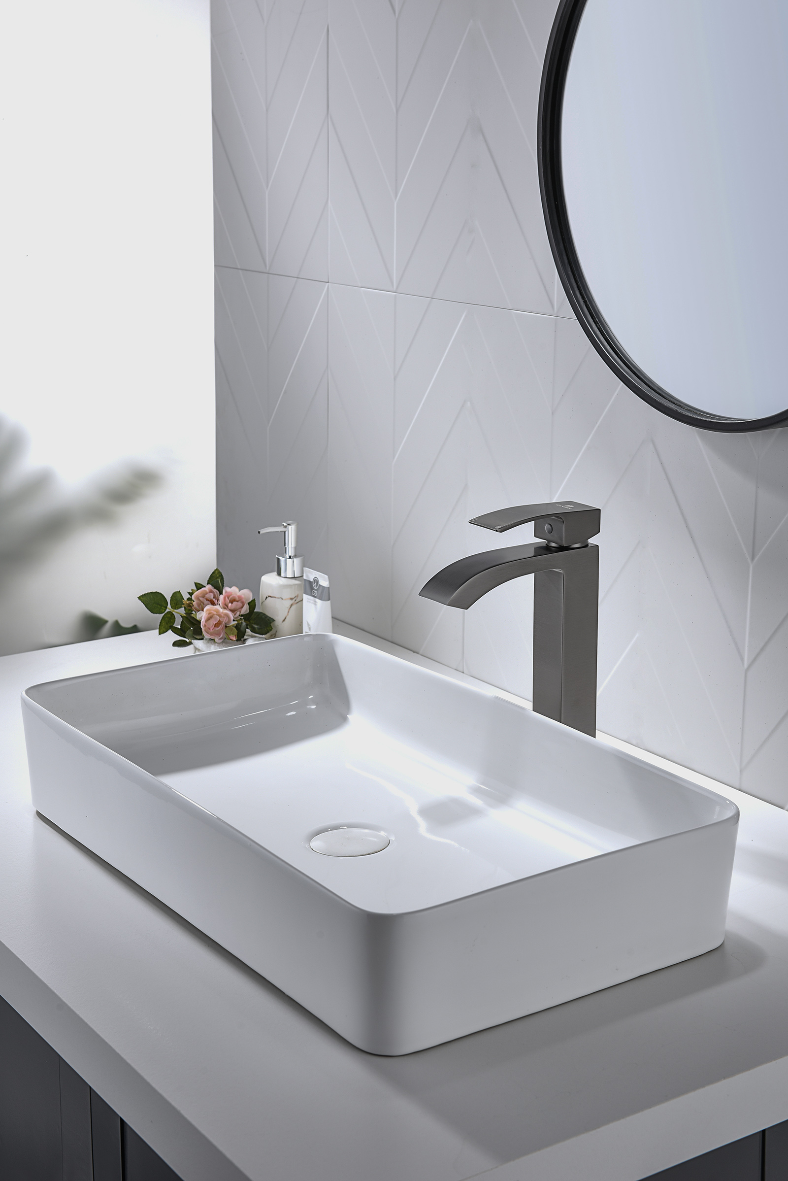 44112-Q Смеситель од. для раковины-чаши (ГРАФИТ) GANZER (10/1шт)