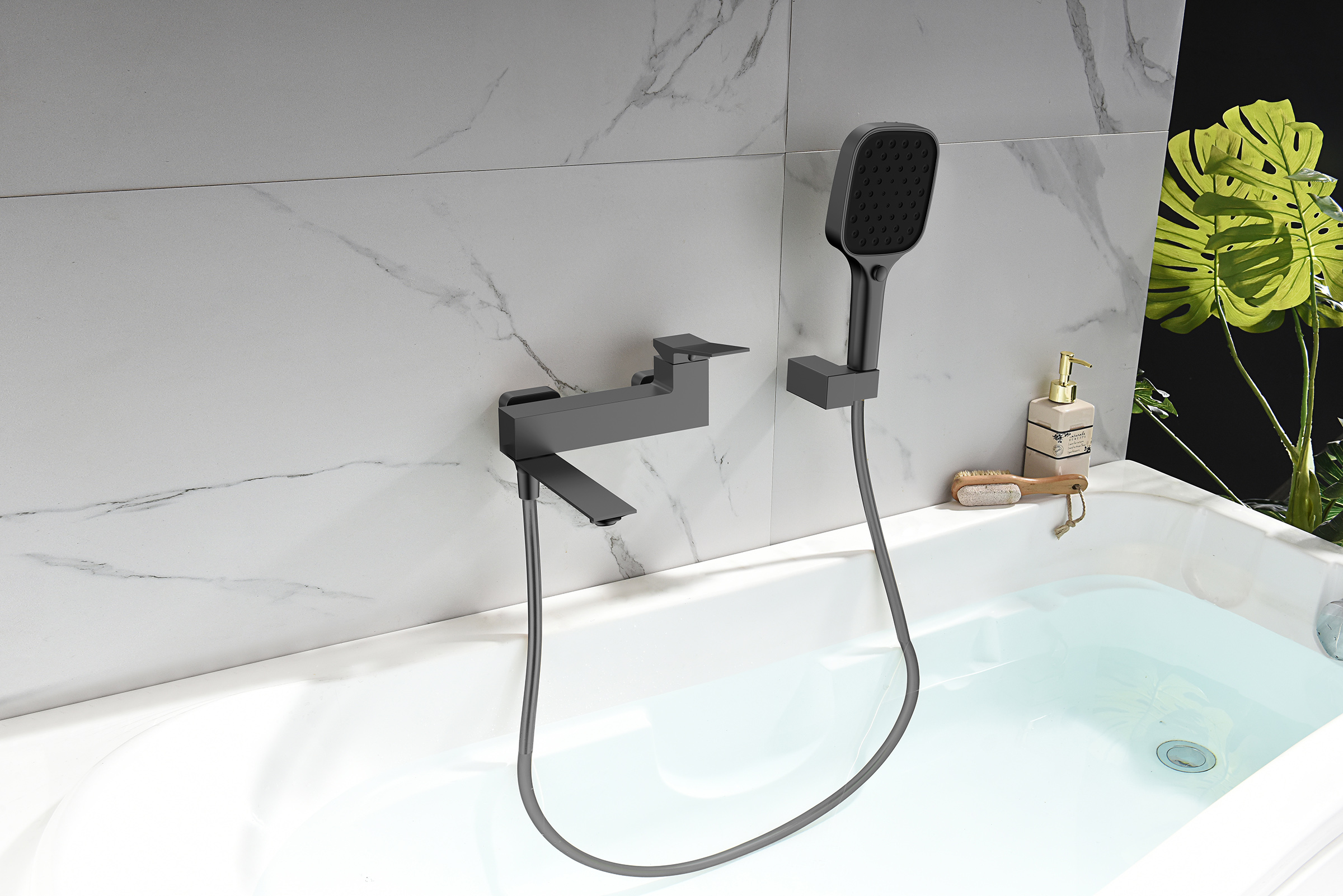 05132-Q Смеситель од. для ванны кор. (ГРАФИТ)  GANZER  (8/1шт)