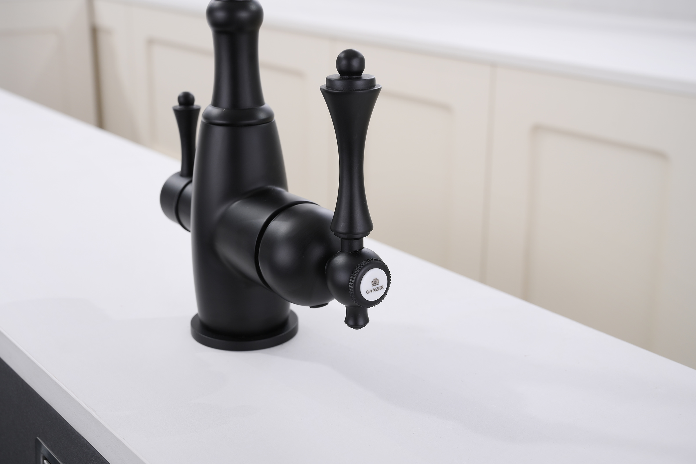 77122-C Смеситель для кухни с под. филь. (ЧЕРНЫЙ) GANZER  (10/1шт)