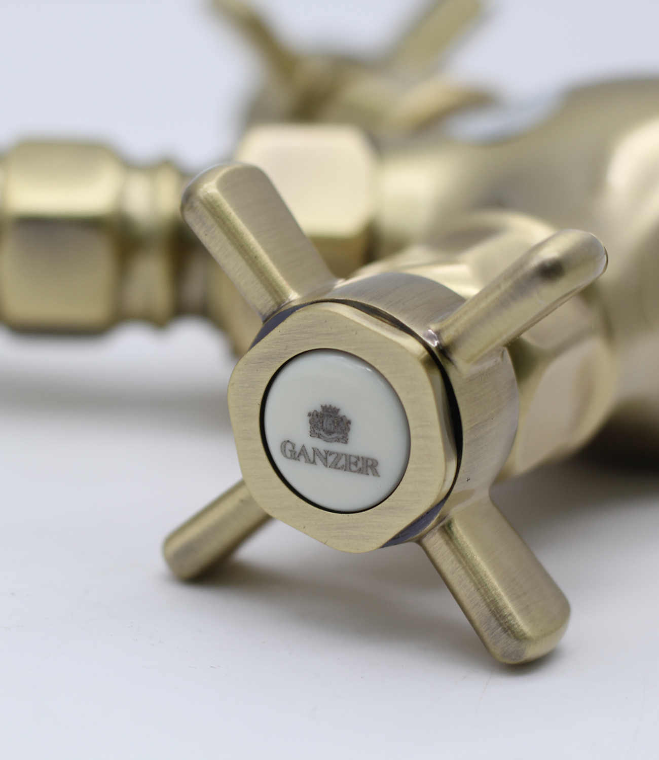 15022-D Смеситель двухвент для кухни БРОНЗ GANZER (10/1шт)