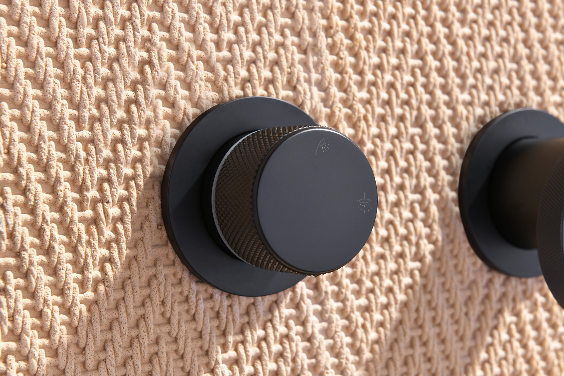 19164-C Встроенный смес для душа с 2-функ. (ЧЕРНЫЙ) GANZER  (6/1шт)