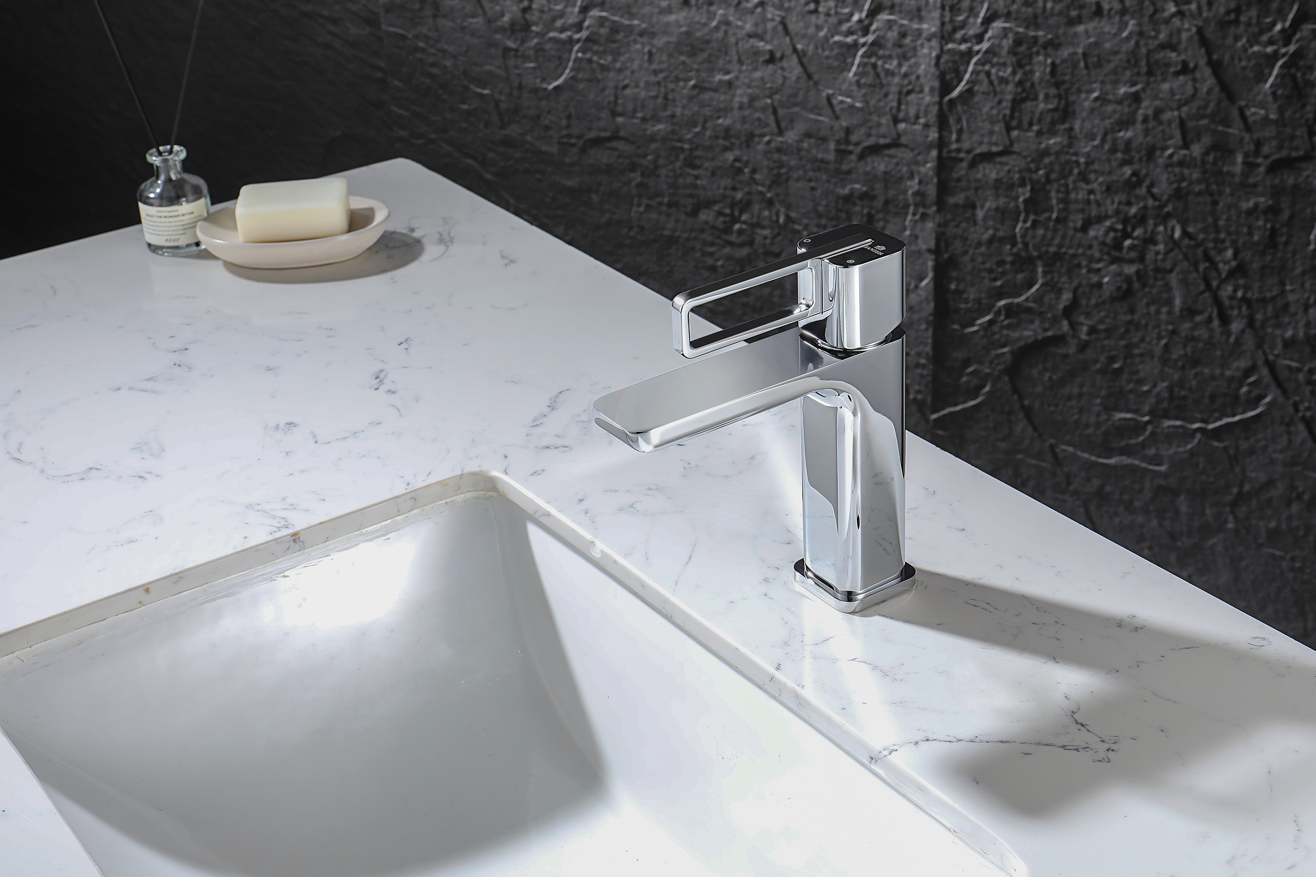 12111 Смеситель од. для раковины (ХРОМ) GANZER (10/1шт)