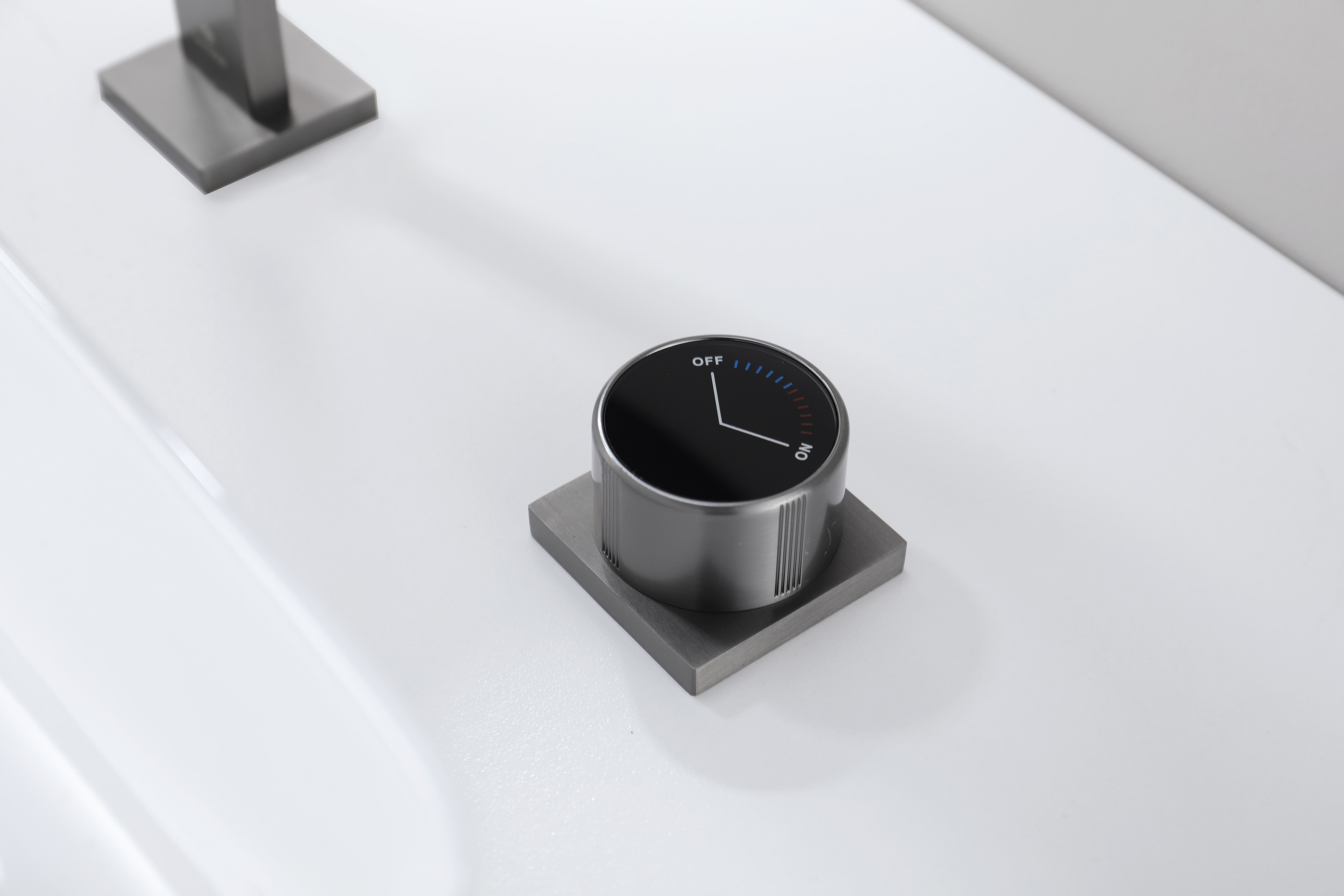 01112-Q Смеситель на борт раковины (2-отв,ГРАФИТ)  GANZER (10/1шт)