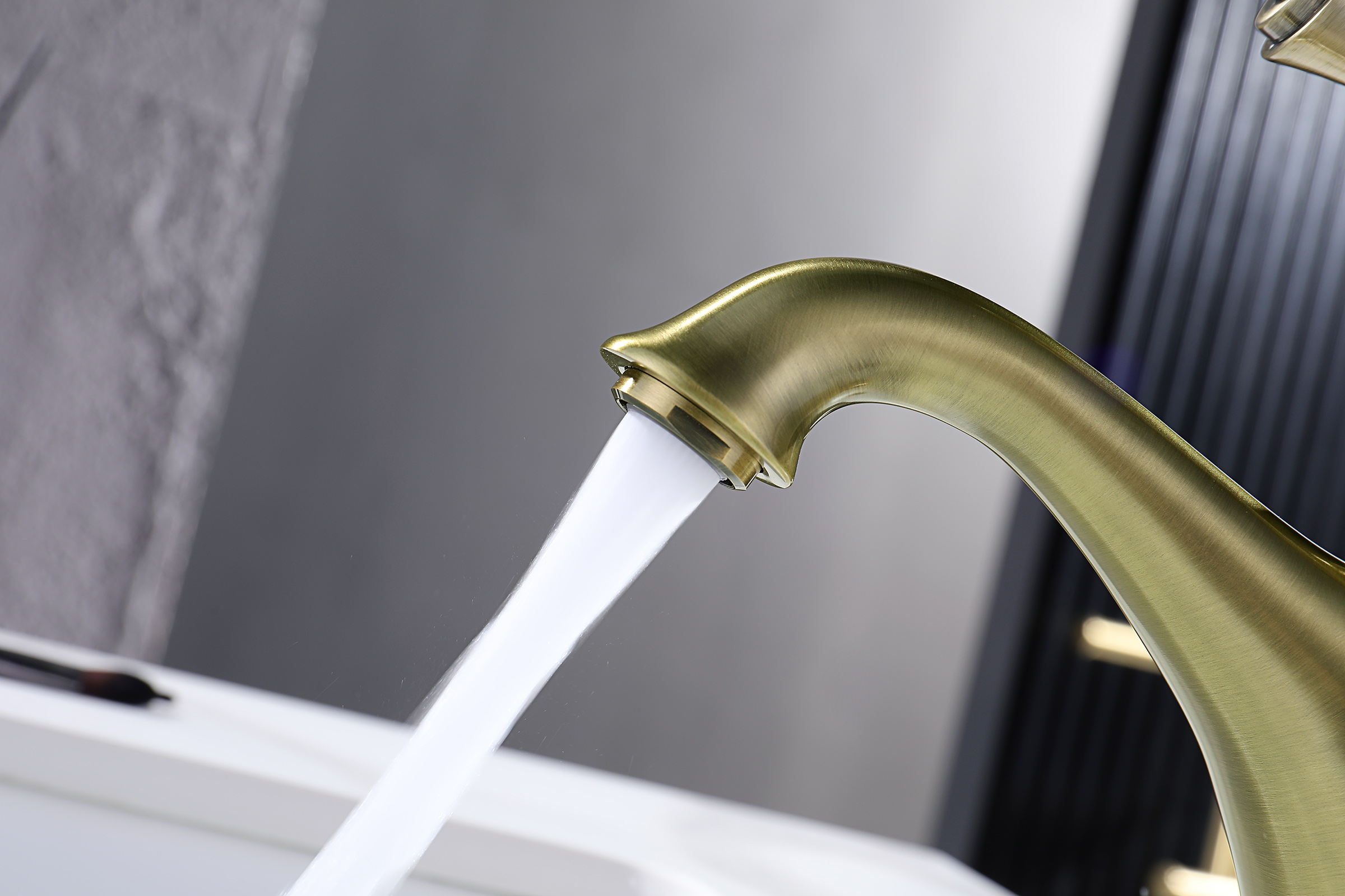 77111-D Смеситель для умыв. (БРОНЗА)  GANZER  (10/1шт)