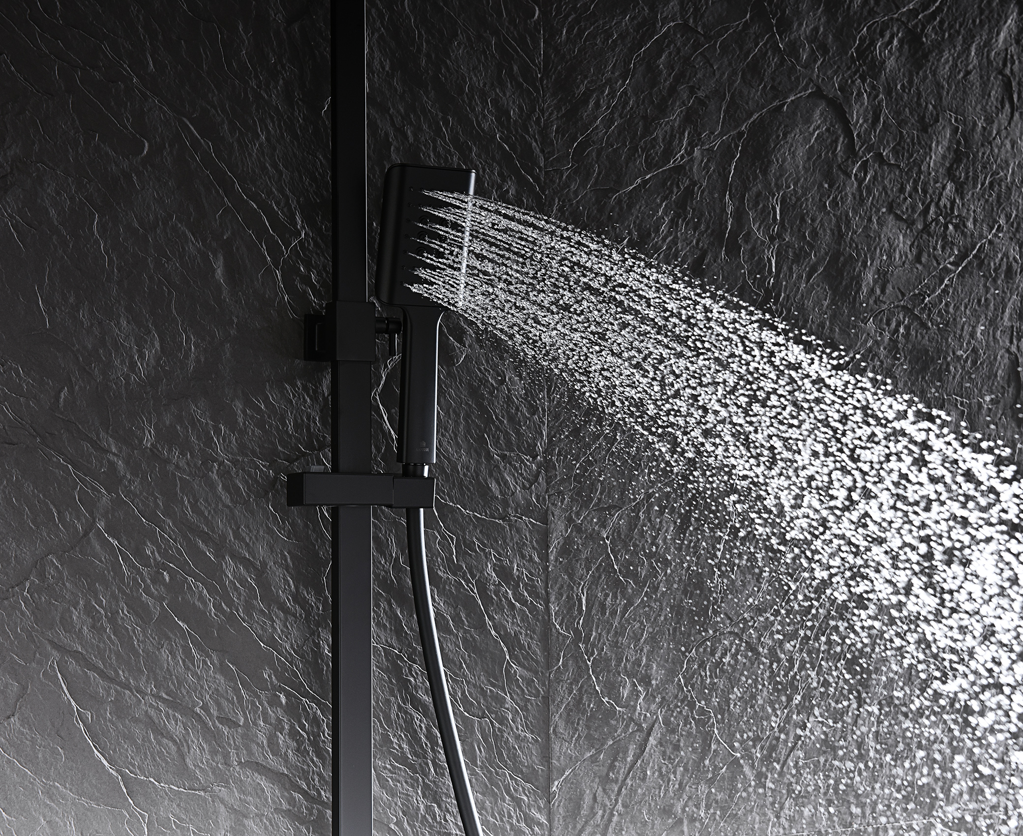 07162-C Душевая система (ЧЕРНЫЙ) GANZER (5/1шт)