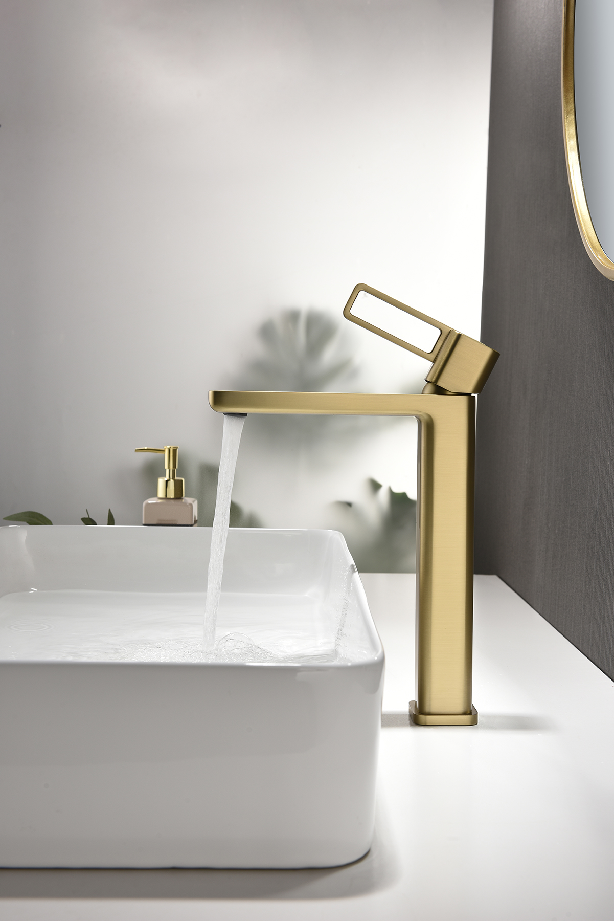 12112-S Смеситель од. для раковины-чаши (Мат. Золото) GANZER (10/1шт)