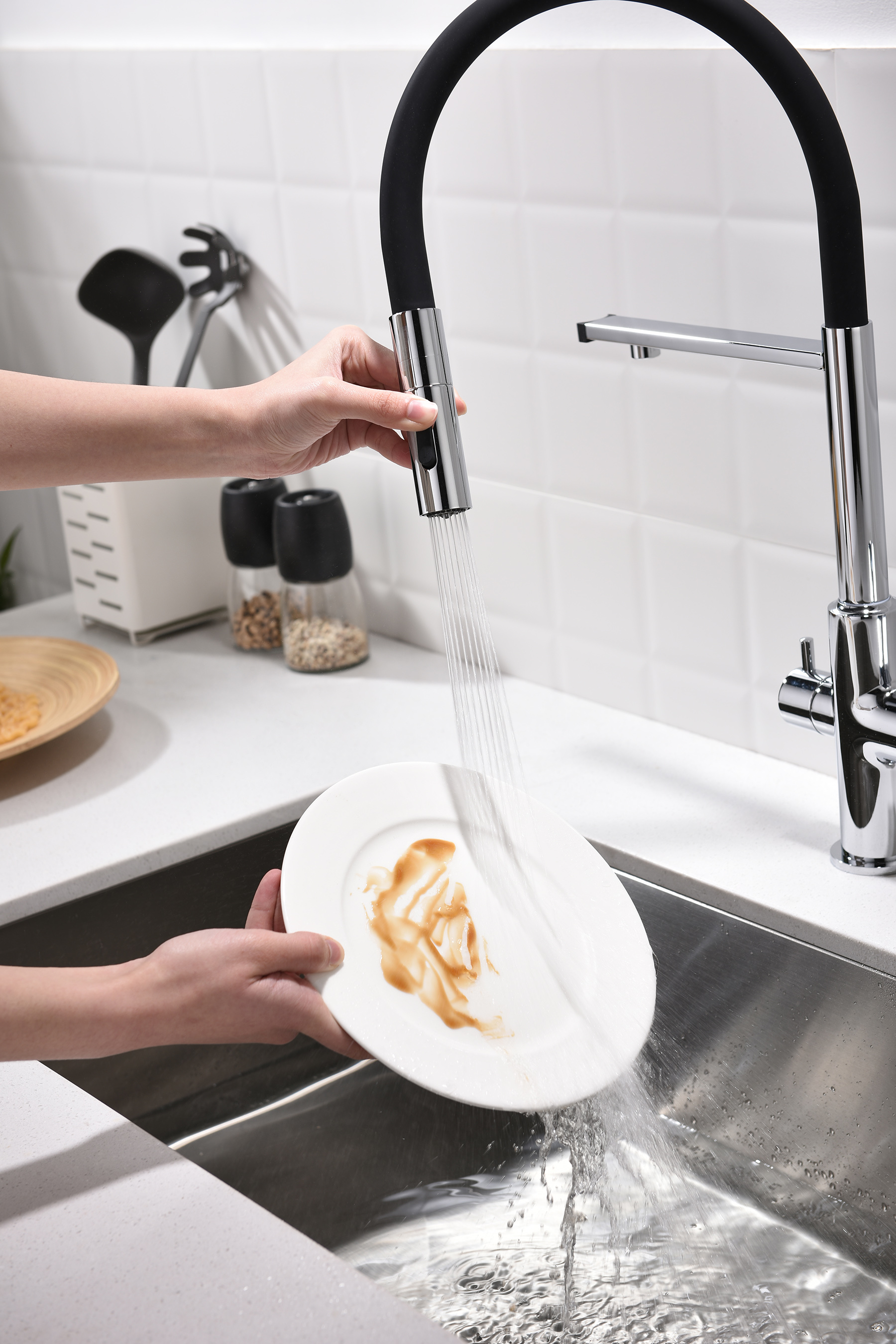 07127 Смес. для кухни с гиб МАГ. изл. и под. фильт. (ХРОМ+ЧЕР.) GANZER (10/1шт)