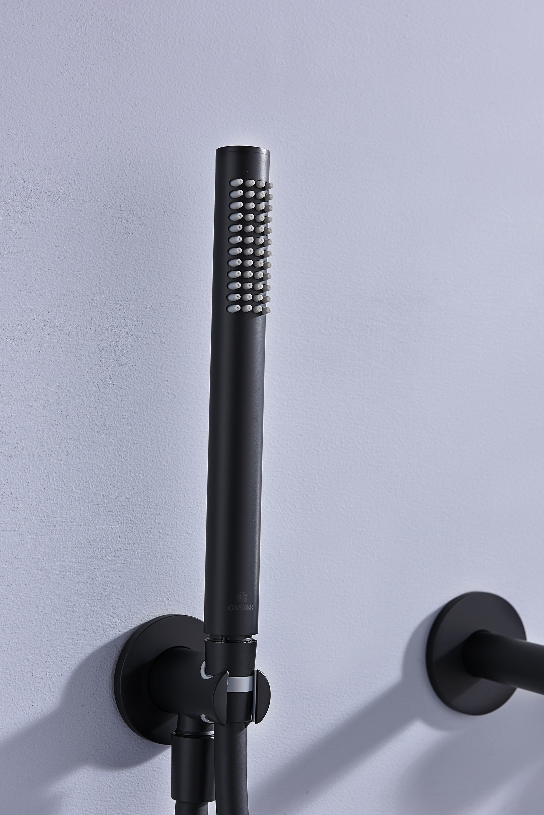 19134-C Встроенный смес. для ванны  (ЧЕРНЫЙ) GANZER  (6/1шт)