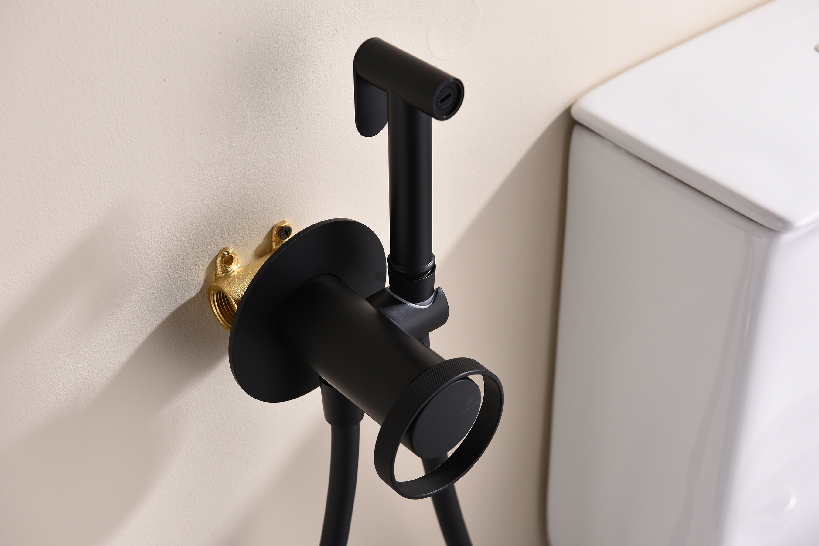 19157-C Смеситель встраиваемый с ГИГ. душем (ЧЕРНЫЙ) GANZER (10/1шт)